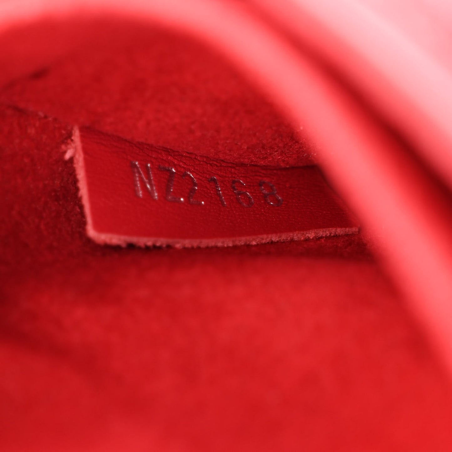 Calfskin New Wave Chain PM Ecarlate