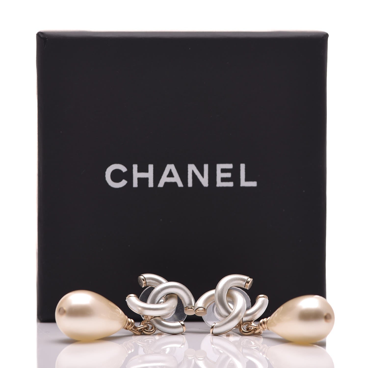 Chanel Pearl CC Drop Earrings Pearly White 5 of 5