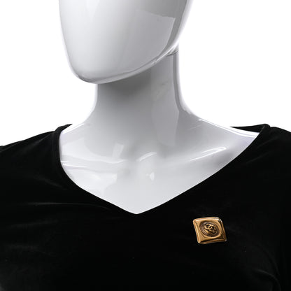 Chanel Metal CC Brooch Gold 2 of 4