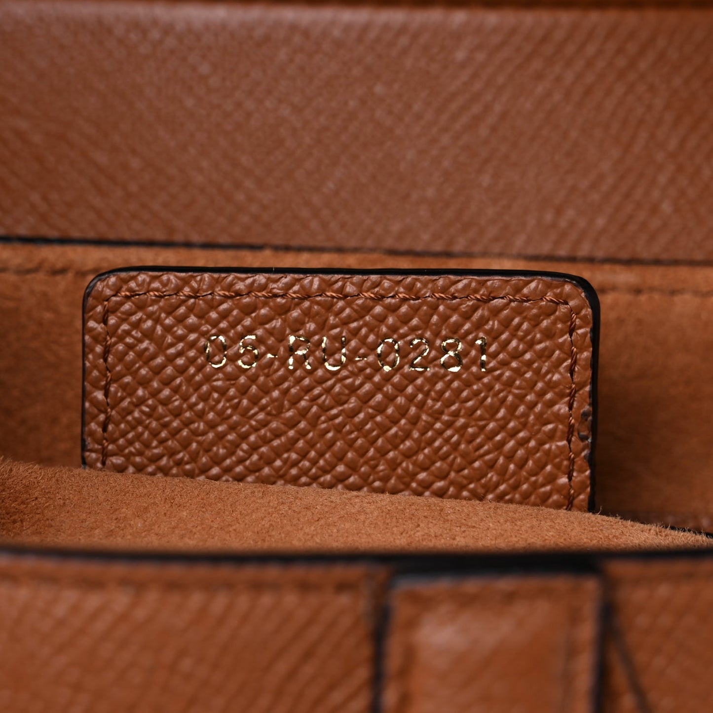 Grained Calfskin Saddle Bag Camello