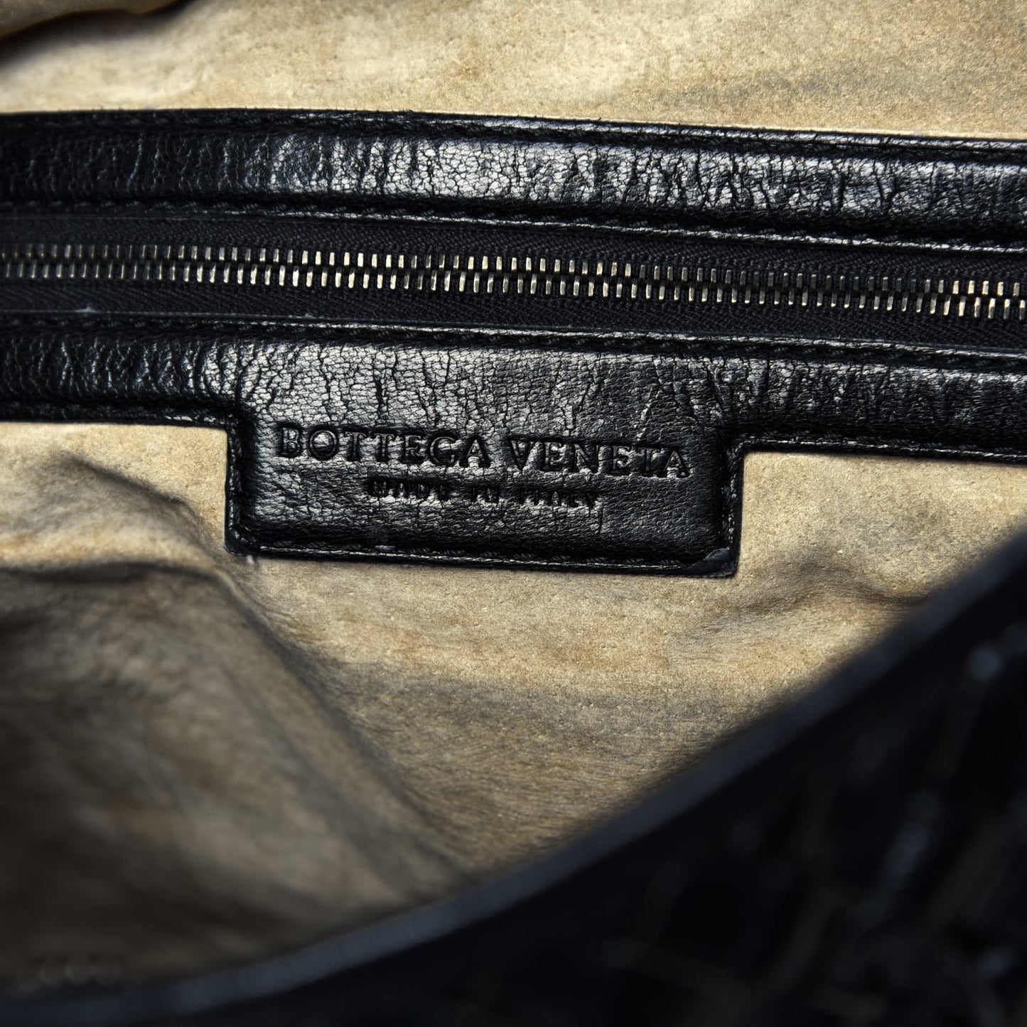 Nappa Intrecciato Medium Veneta Hobo Black