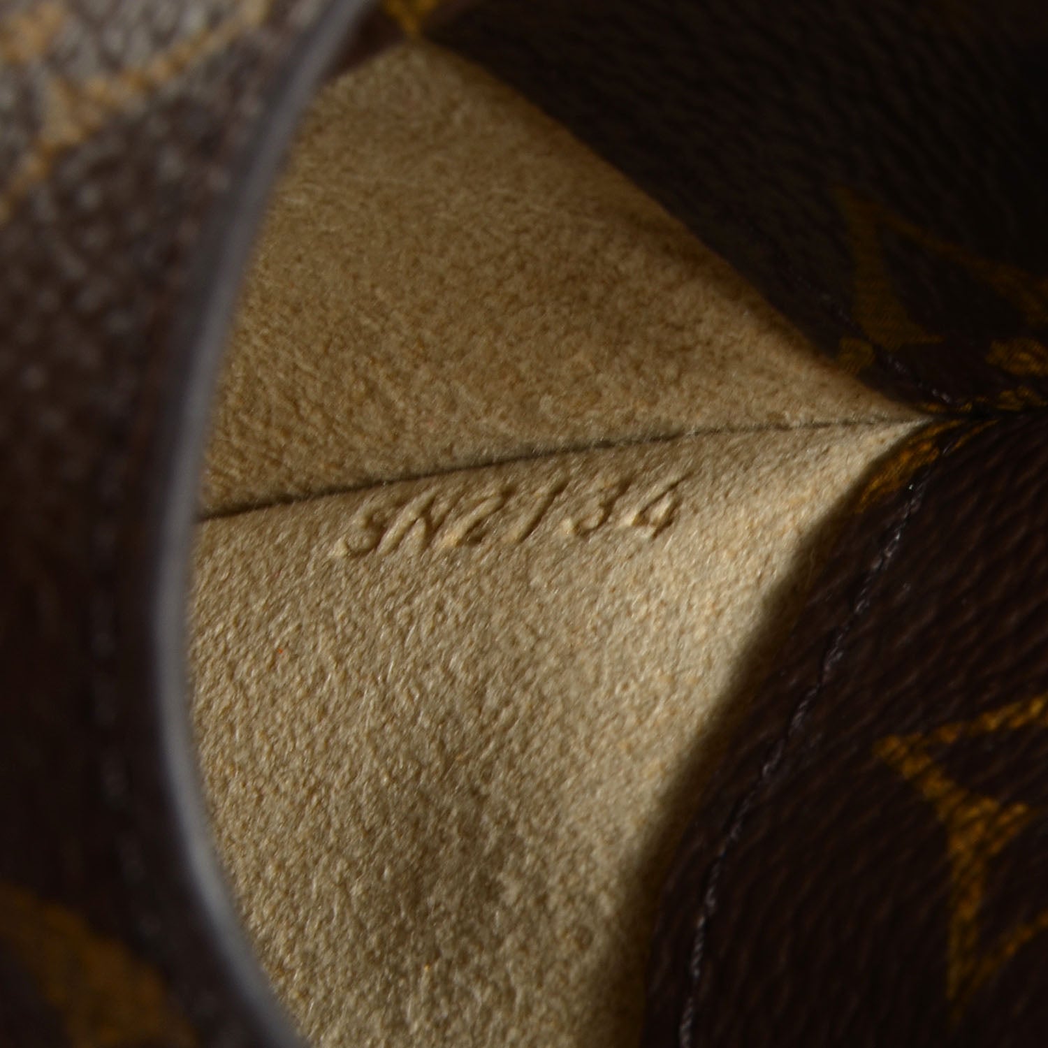 Louis Vuitton Monogram Sunglasses Case MM 6 of 6