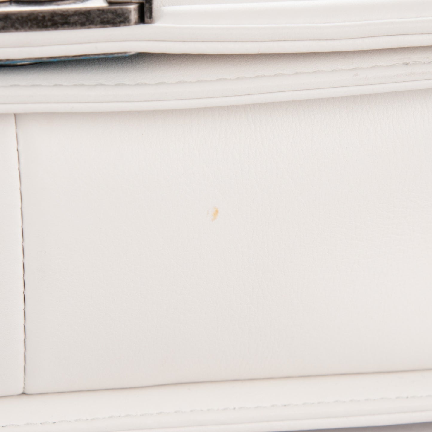 Calfskin Stitched Medium Boy Flap White