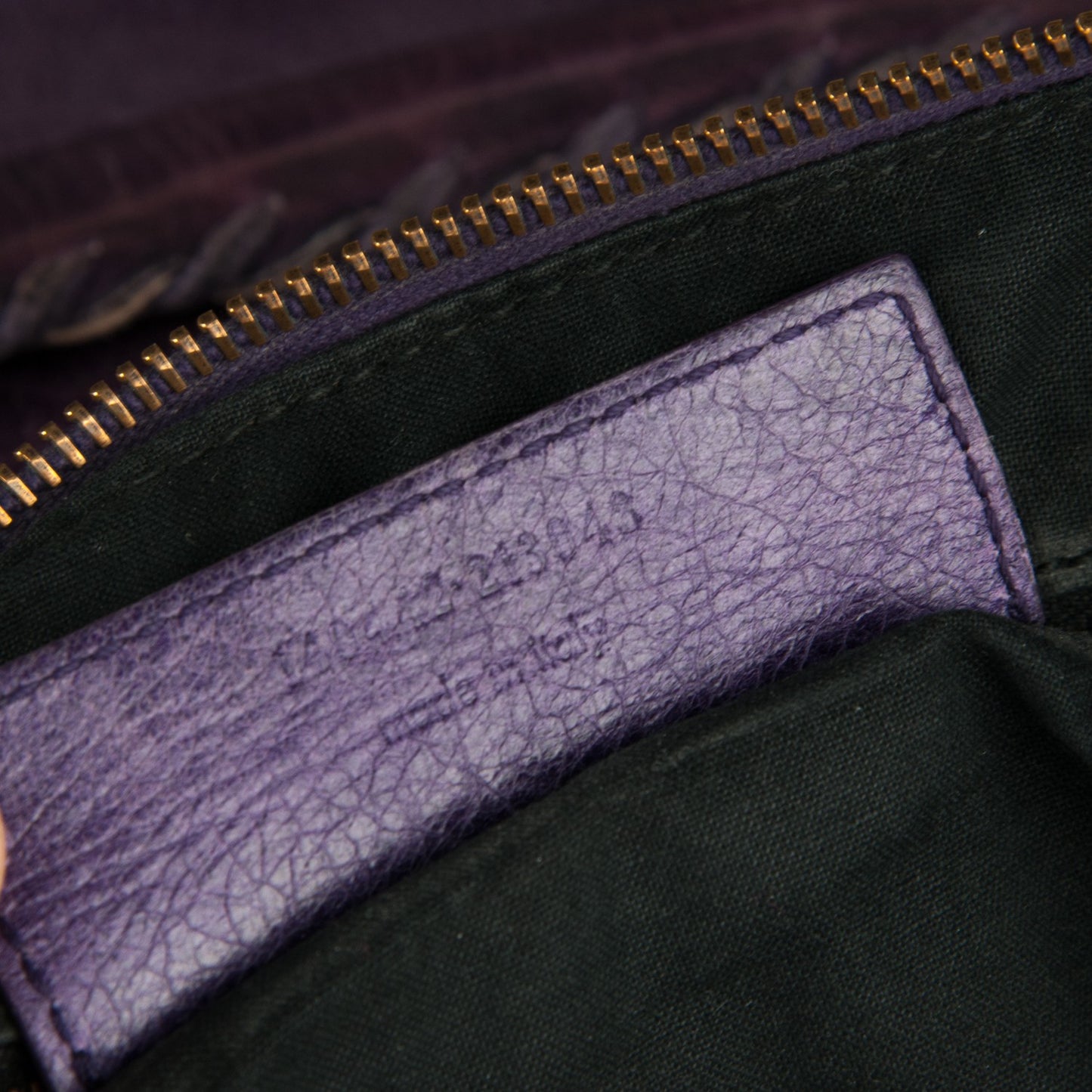 Agneau Classic Hardware Day Hobo Raisin