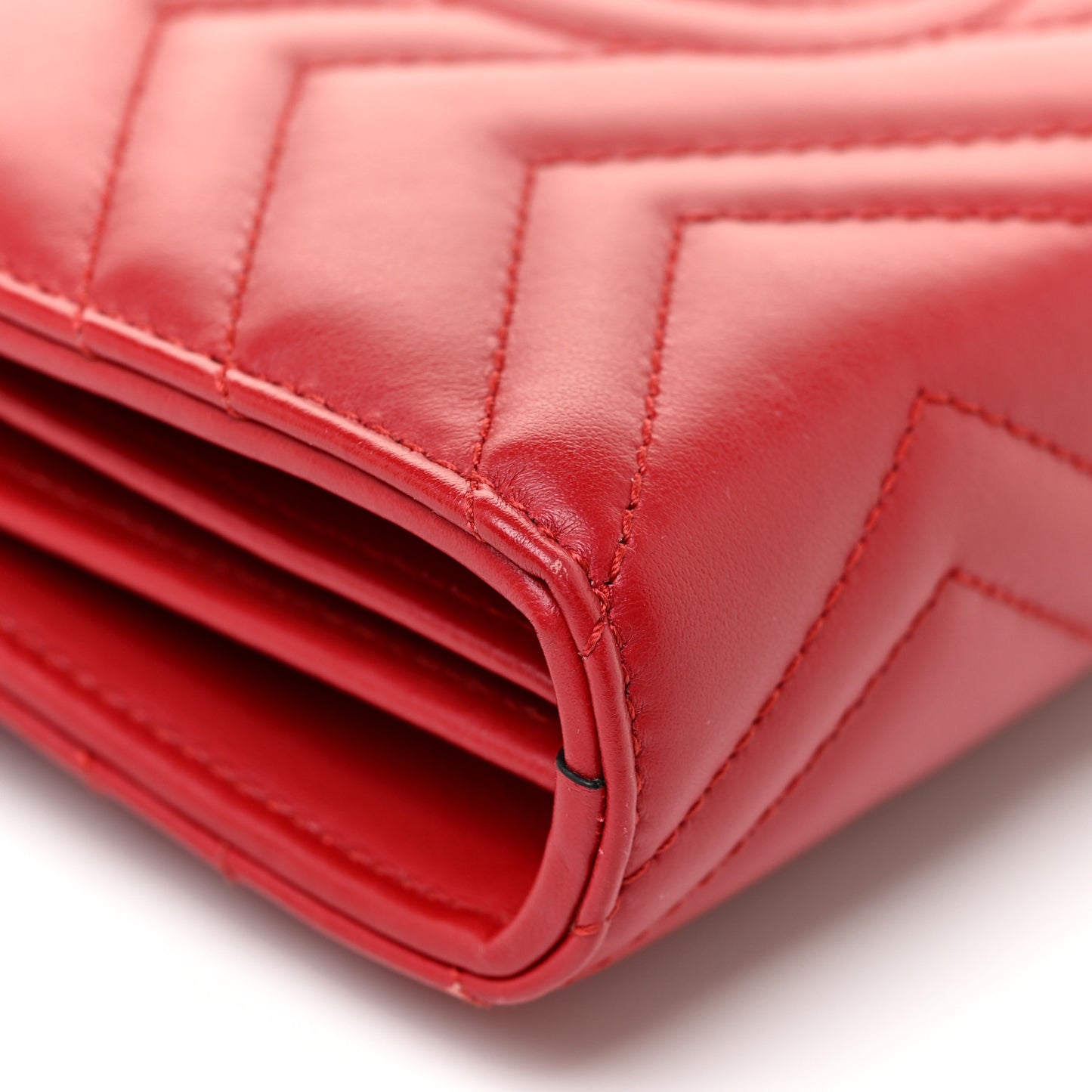 Calfskin Matelasse GG Marmont Chain Wallet Hibiscus Red