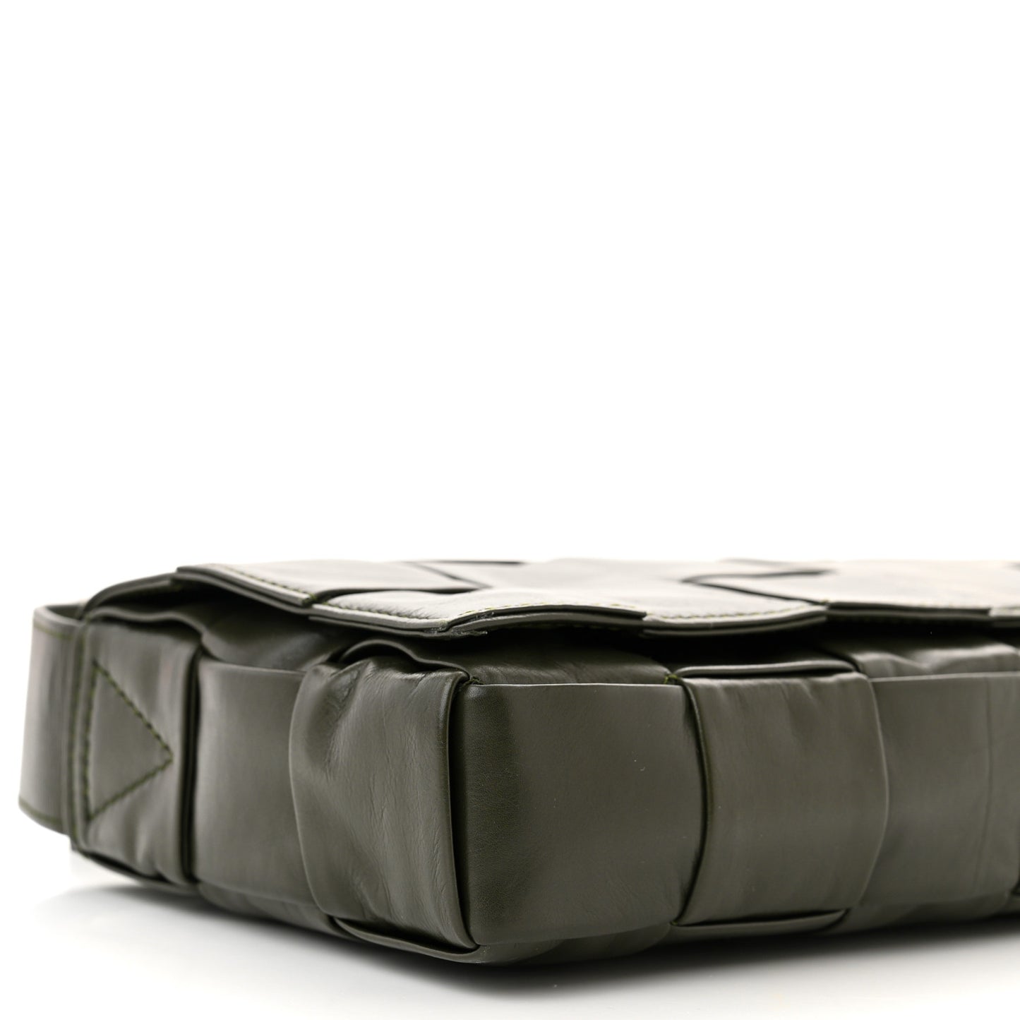 Paper Calfskin Intrecciato Stretch Cassette Camping