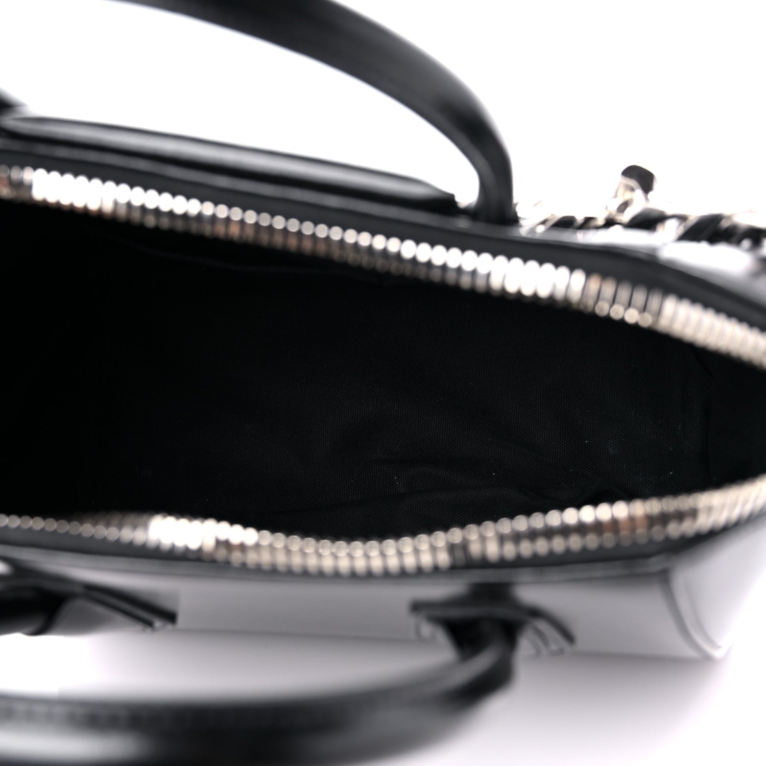 Givenchy Shiny Lord Calfskin Small Antigona With Chain Black 5 of 14