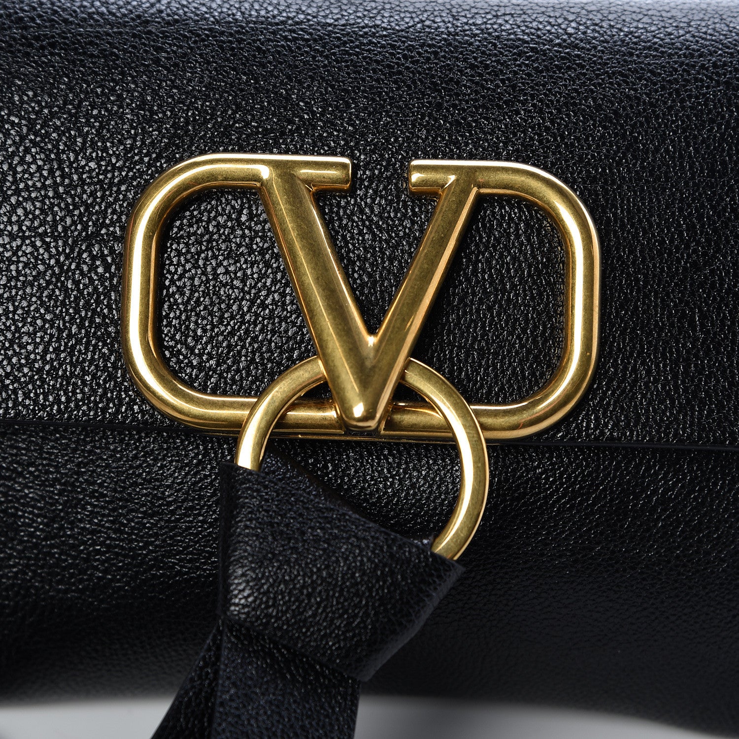 Valentino Garavani Textured Patent Calfskin VRing Belt Bag Black 7 of 9