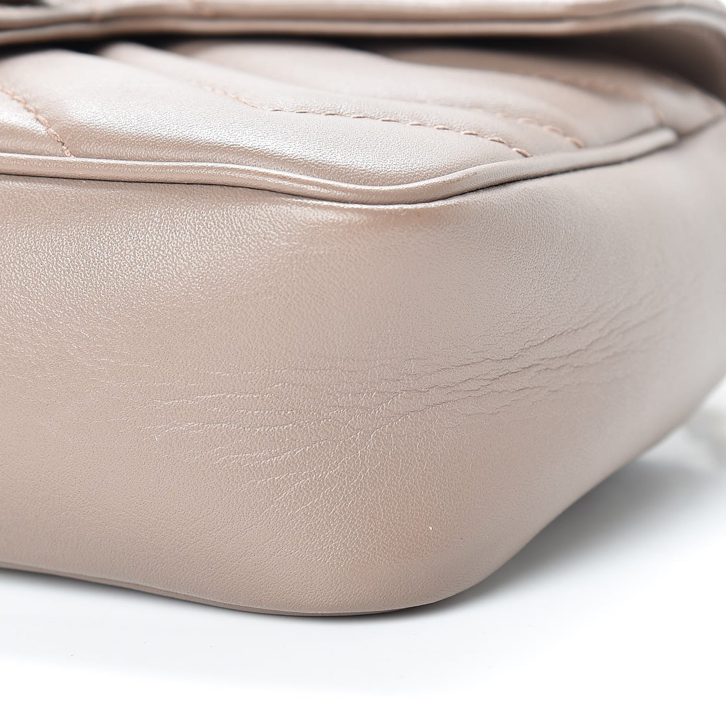 Calfskin Matelasse Super Mini GG Marmont Shoulder Bag Porcelain Rose
