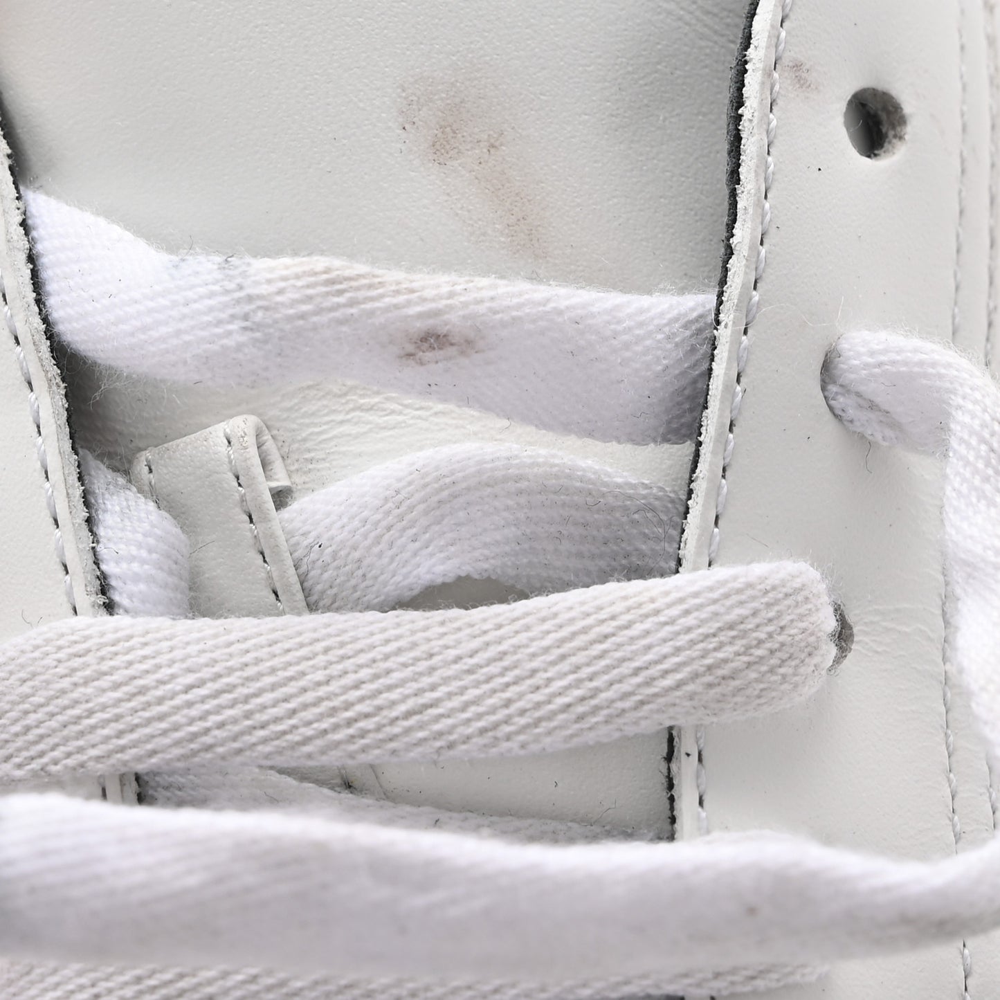 Calfskin CC Womens Sneakers 39 White