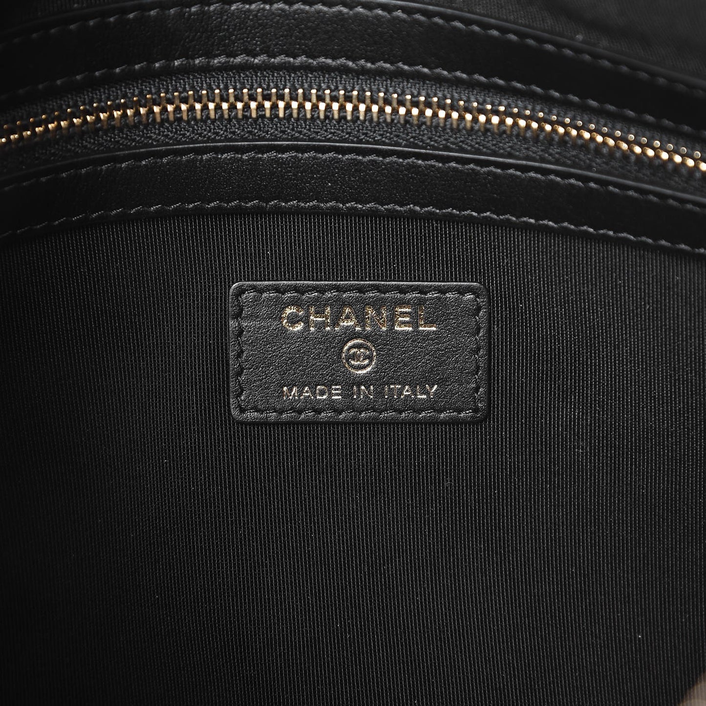 Caviar Quilted Medium Boy Cosmetic Case Black