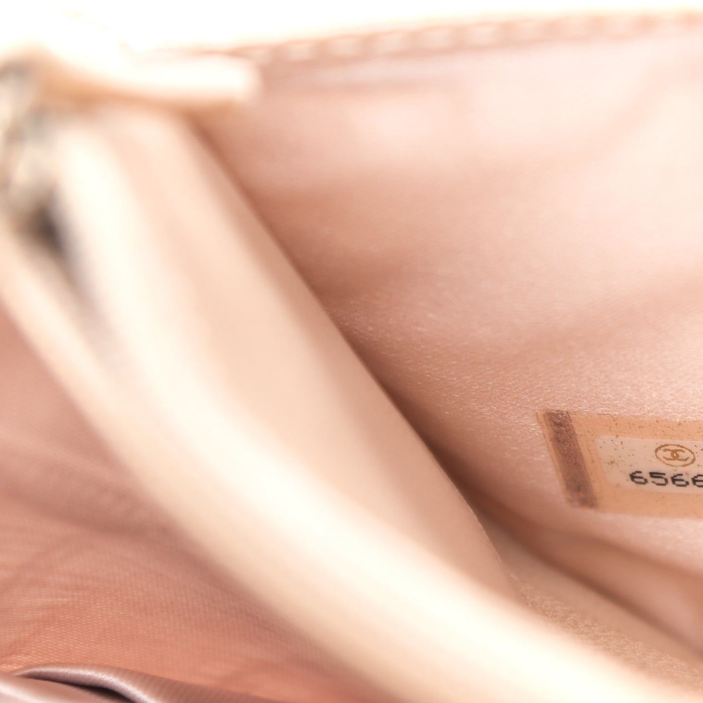 Nylon Travel Wallet On Chain WOC Beige