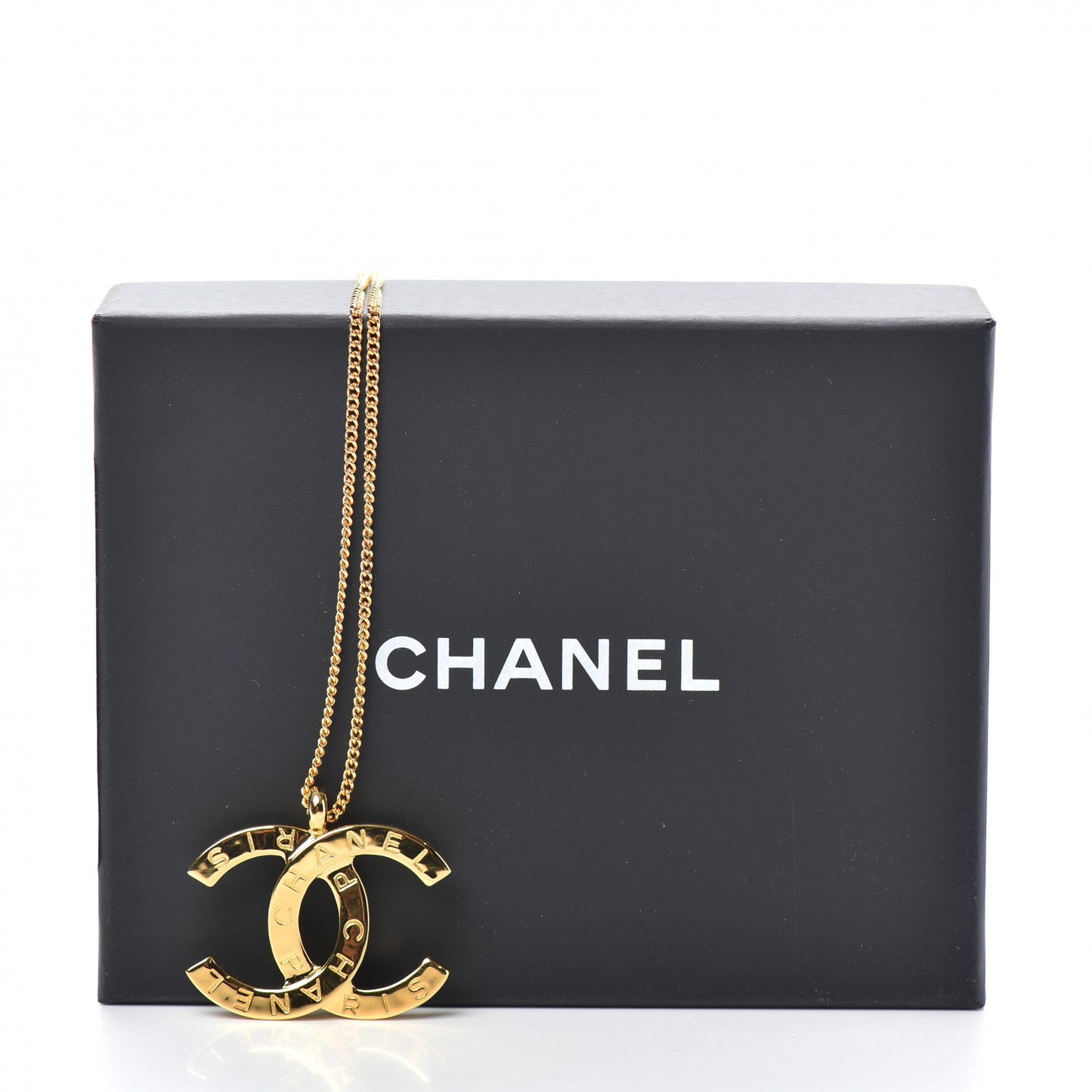 Metal CC Paris Button Necklace Gold