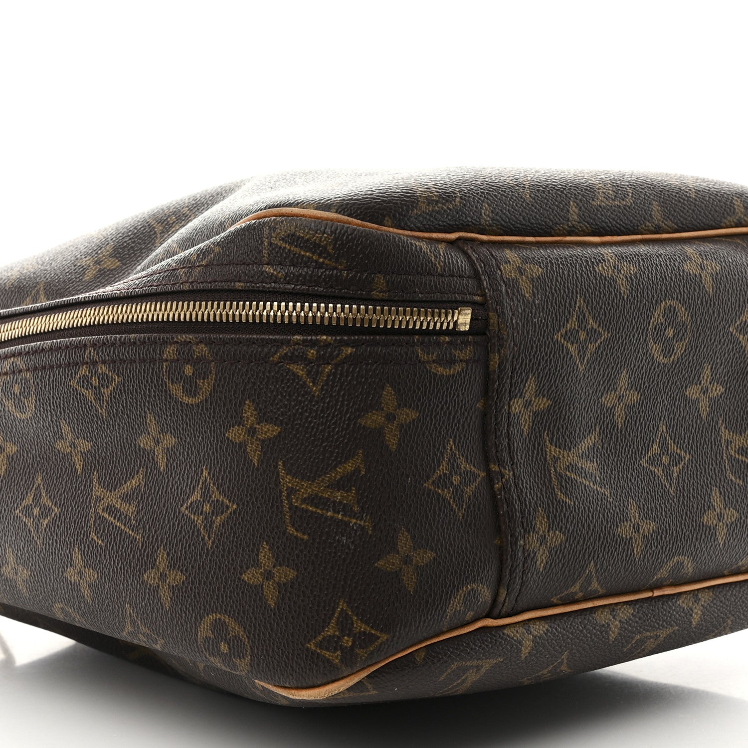 Louis Vuitton Monogram Excursion Shoe Bag 9 of 15