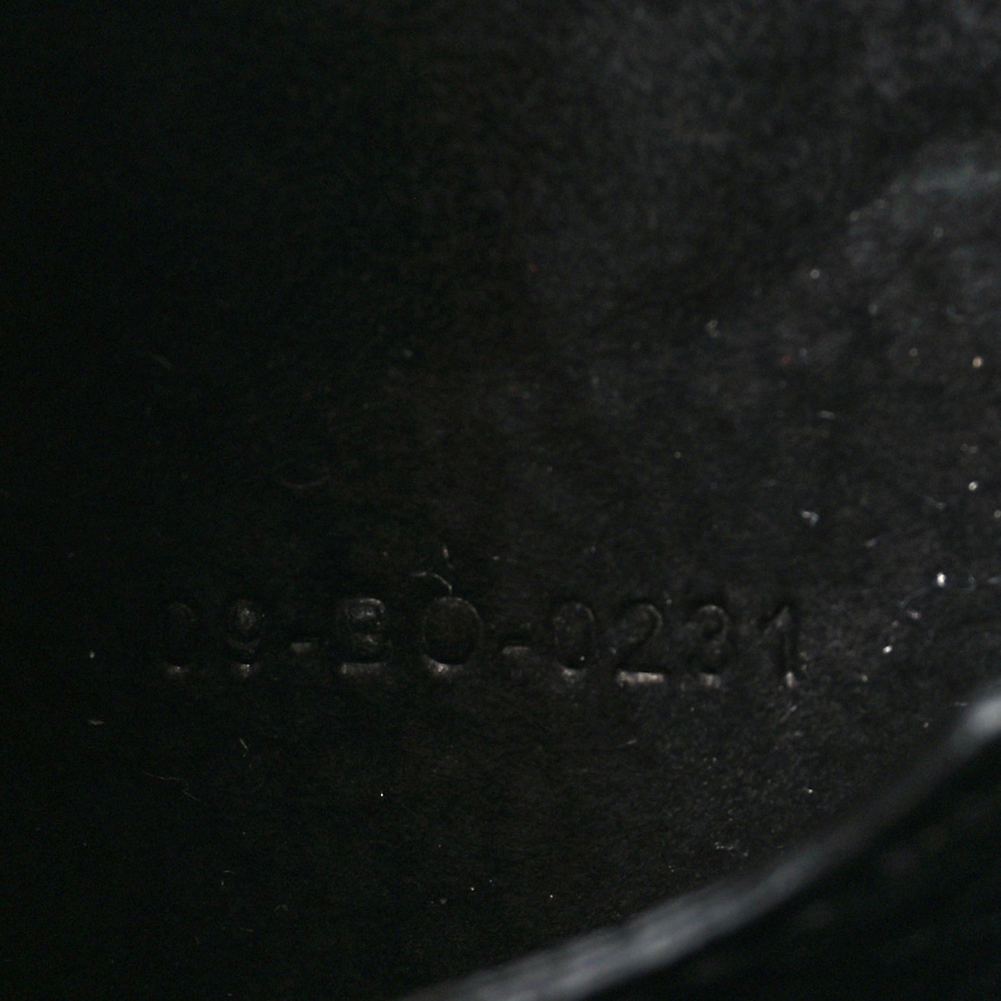 Grained Calfskin Large Bobby Flap Black
