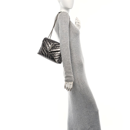 Saint Laurent Metallic Calfskin Y Quilted Monogram Small Loulou Chain Satchel Acciaio 2 of 10