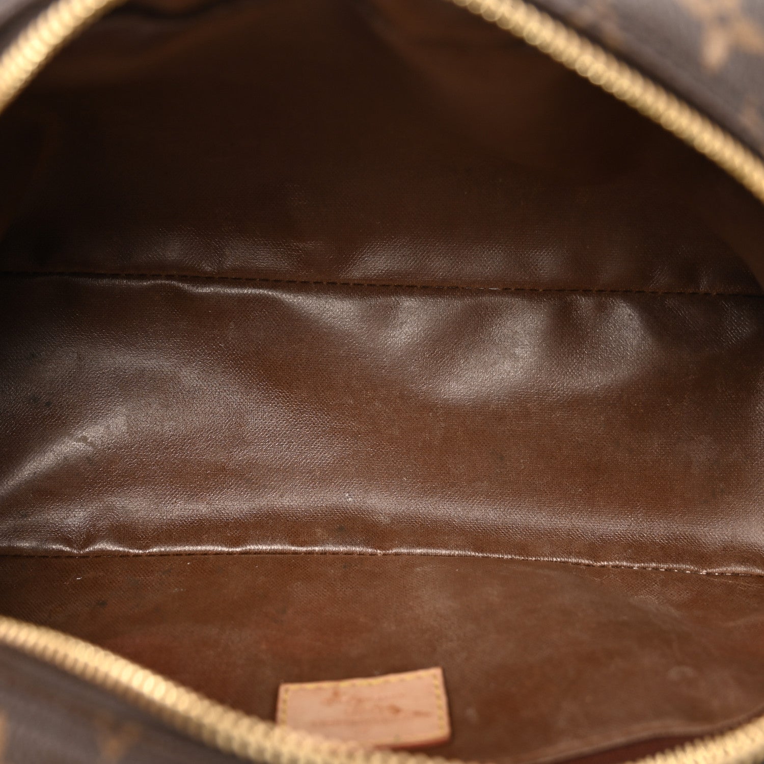 Louis Vuitton Monogram Toiletry Bag 25 5 of 11