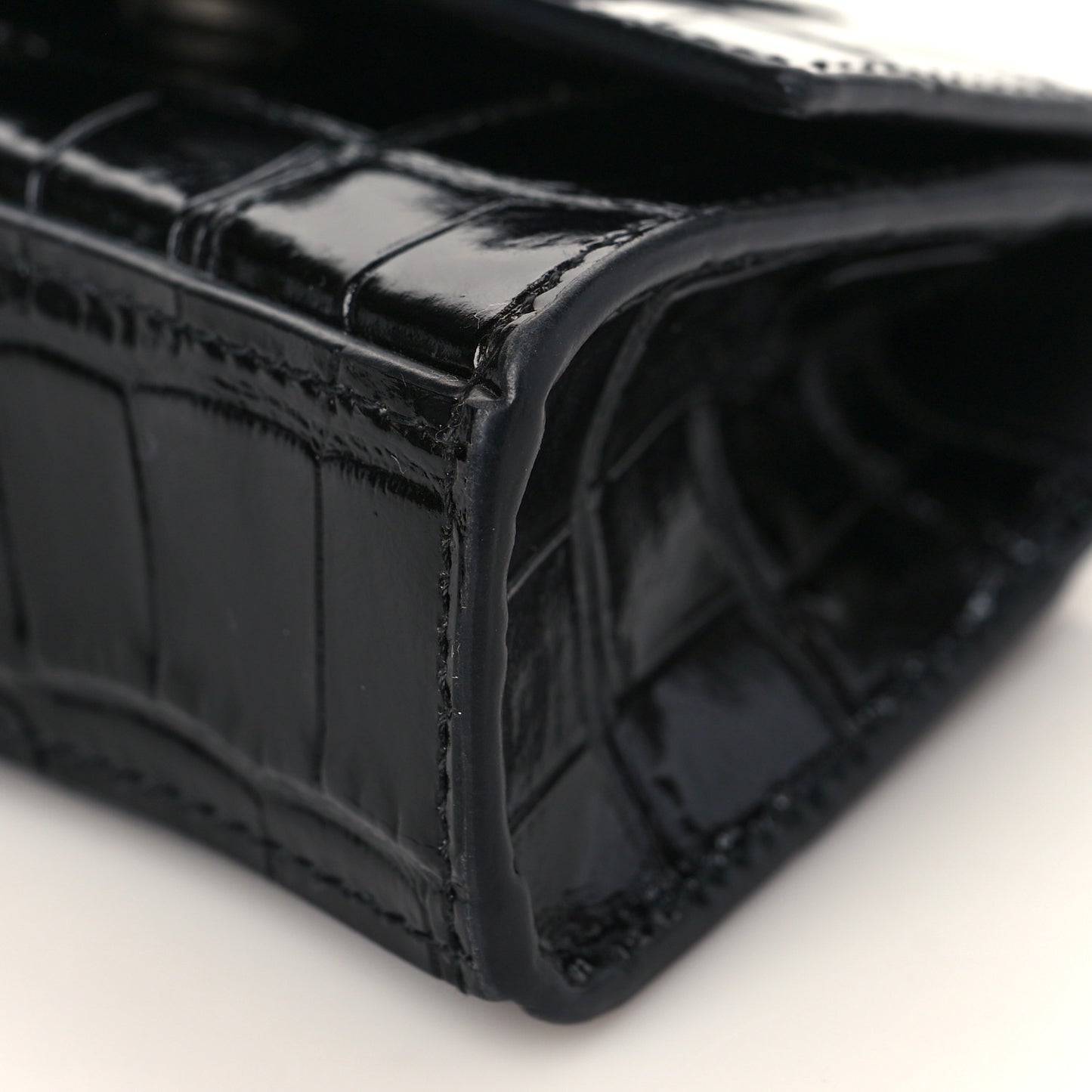 Shiny Calfskin Monochrome Crocodile Embossed Hourglass Chain Cardholder Black
