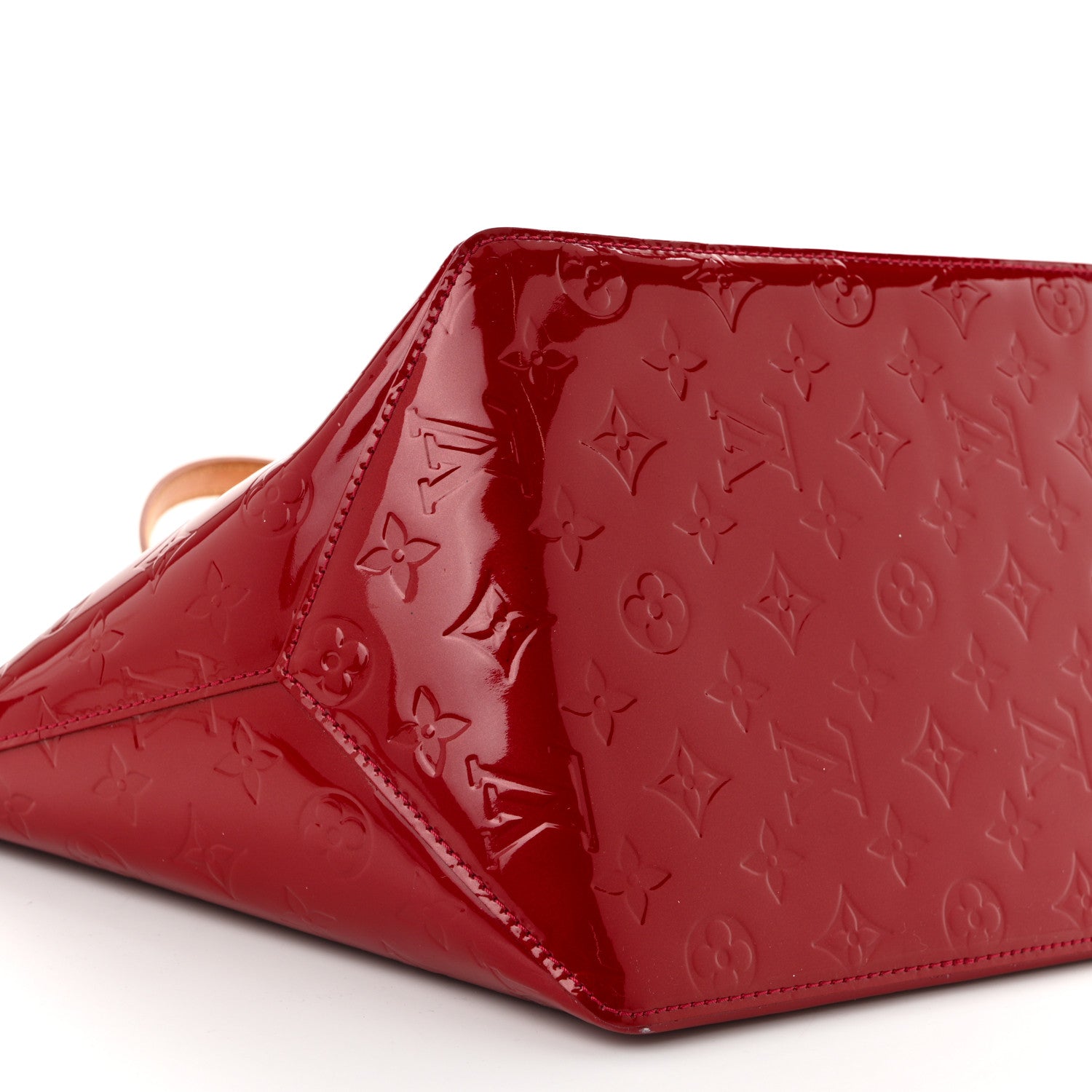 Louis Vuitton Vernis Bellevue PM Pomme D'Amour 8 of 9