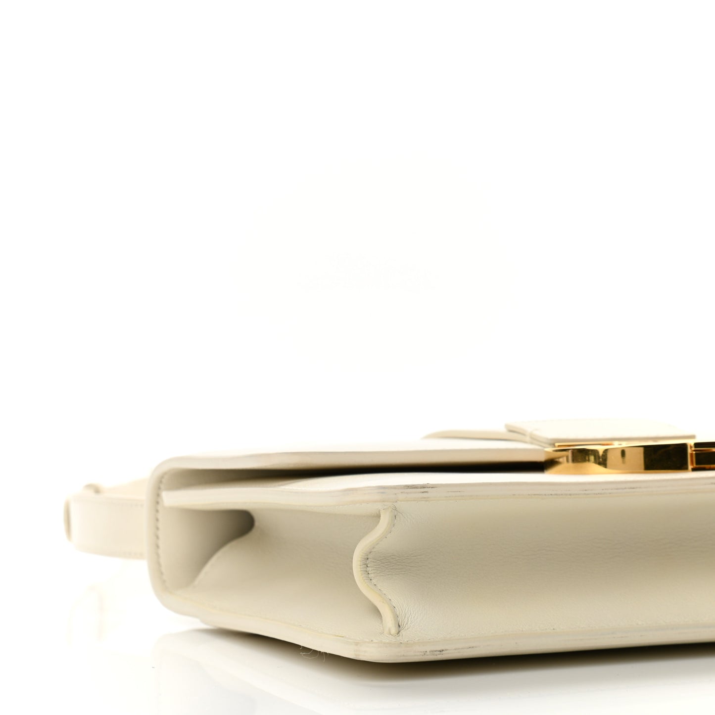 Box Calfskin 30 Montaigne Flap Bag Latte