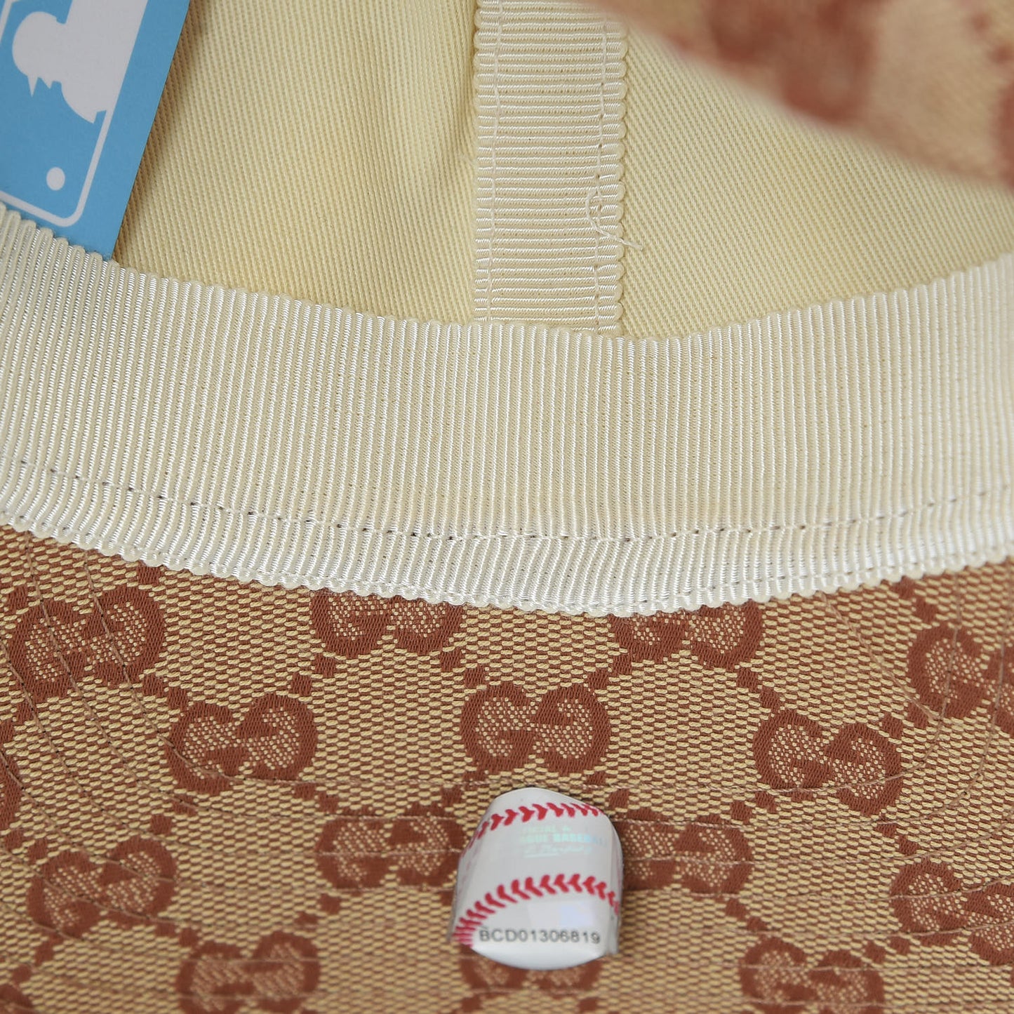 X MLB Monogram NY Yankees Baseball Hat 57-61 Beige Ruggine
