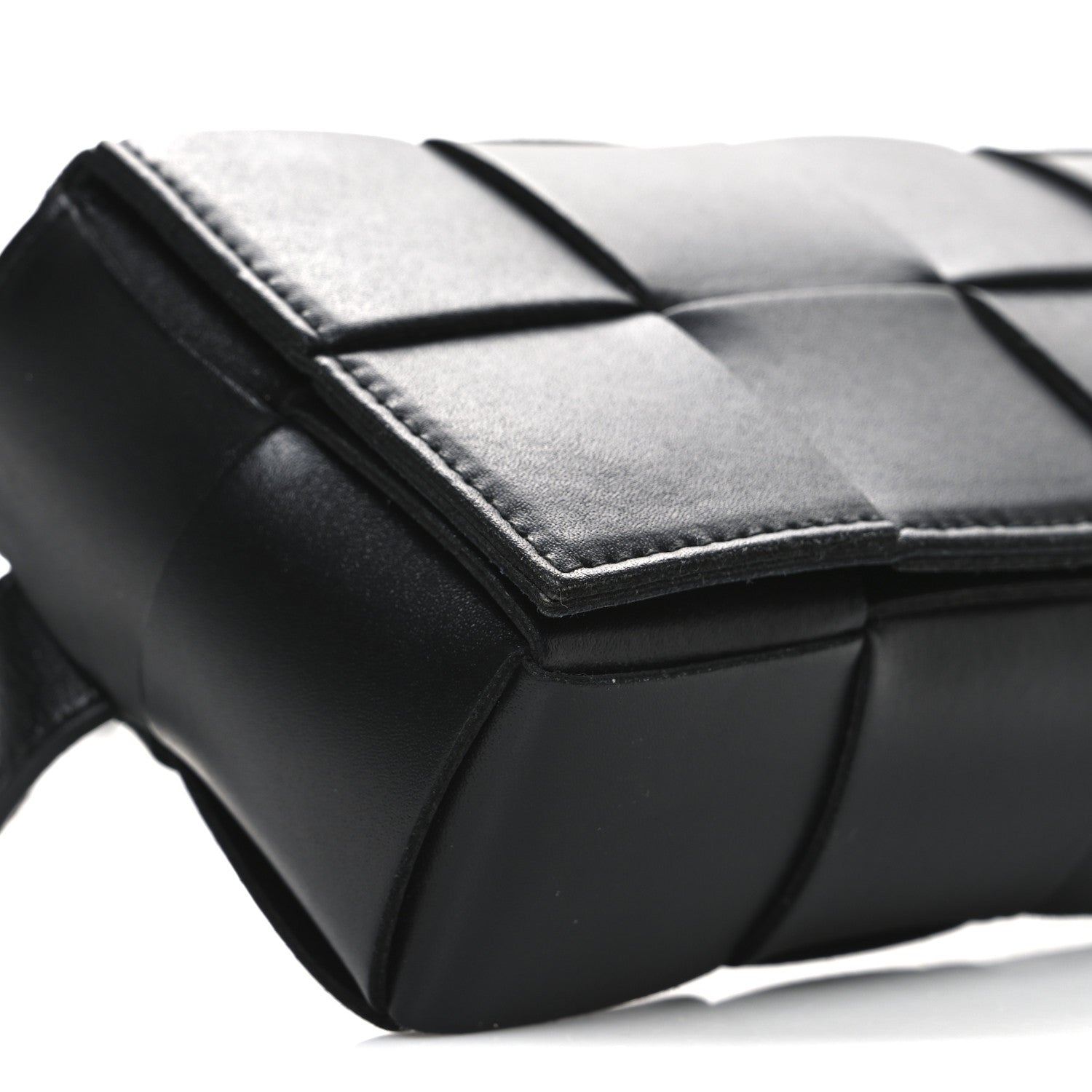 Bottega Veneta Nappa Maxi Intreccio The Belt Cassette Bag Black 8 of 9