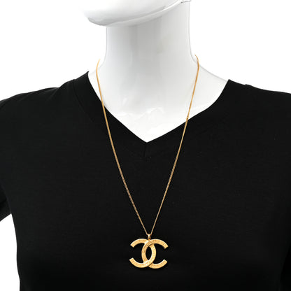 Chanel Metal CC Paris Button Necklace Gold 2 of 6