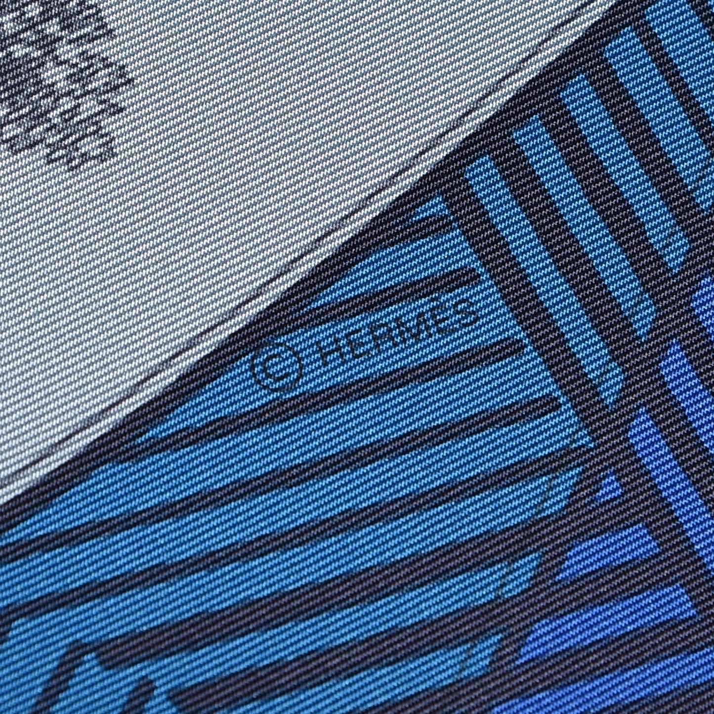 Silk Jeu Des Omnibus Remix Scarf 90 Cobalt Ciel Gris