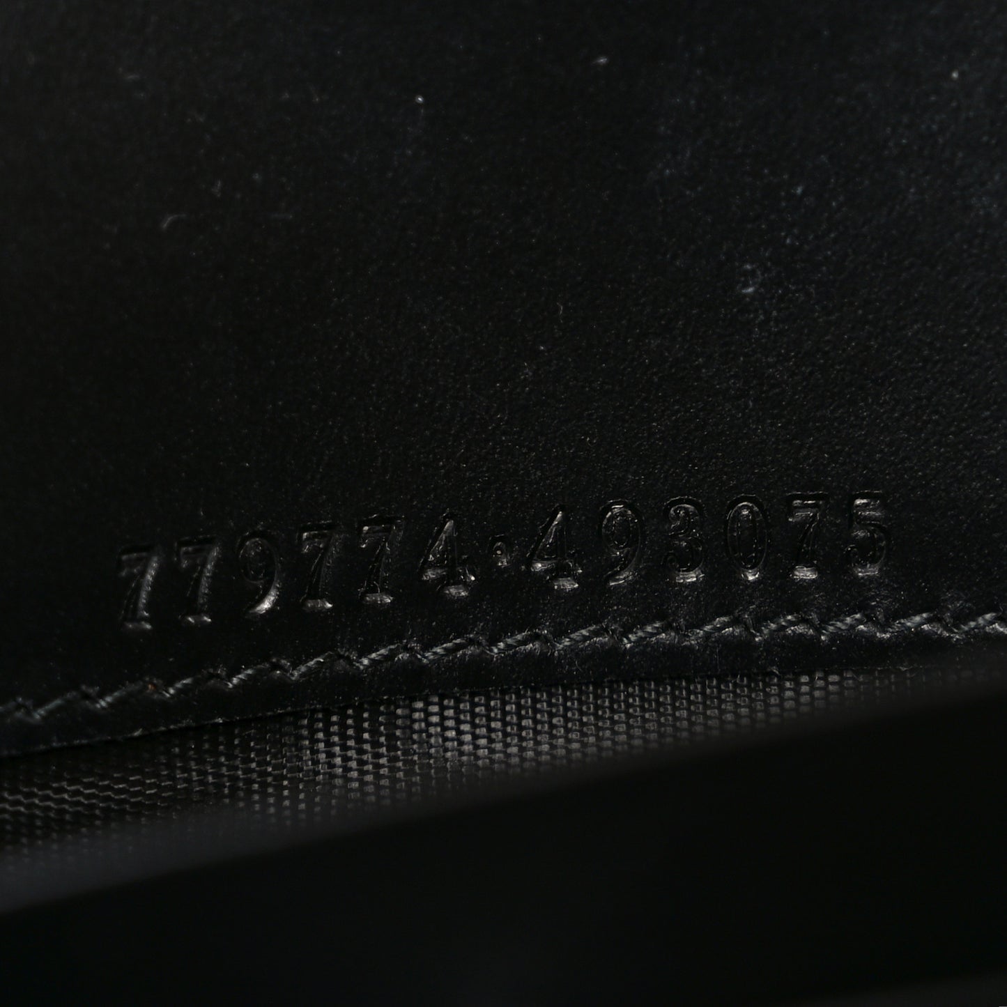 Guccissima Padlock Chain Wallet Black