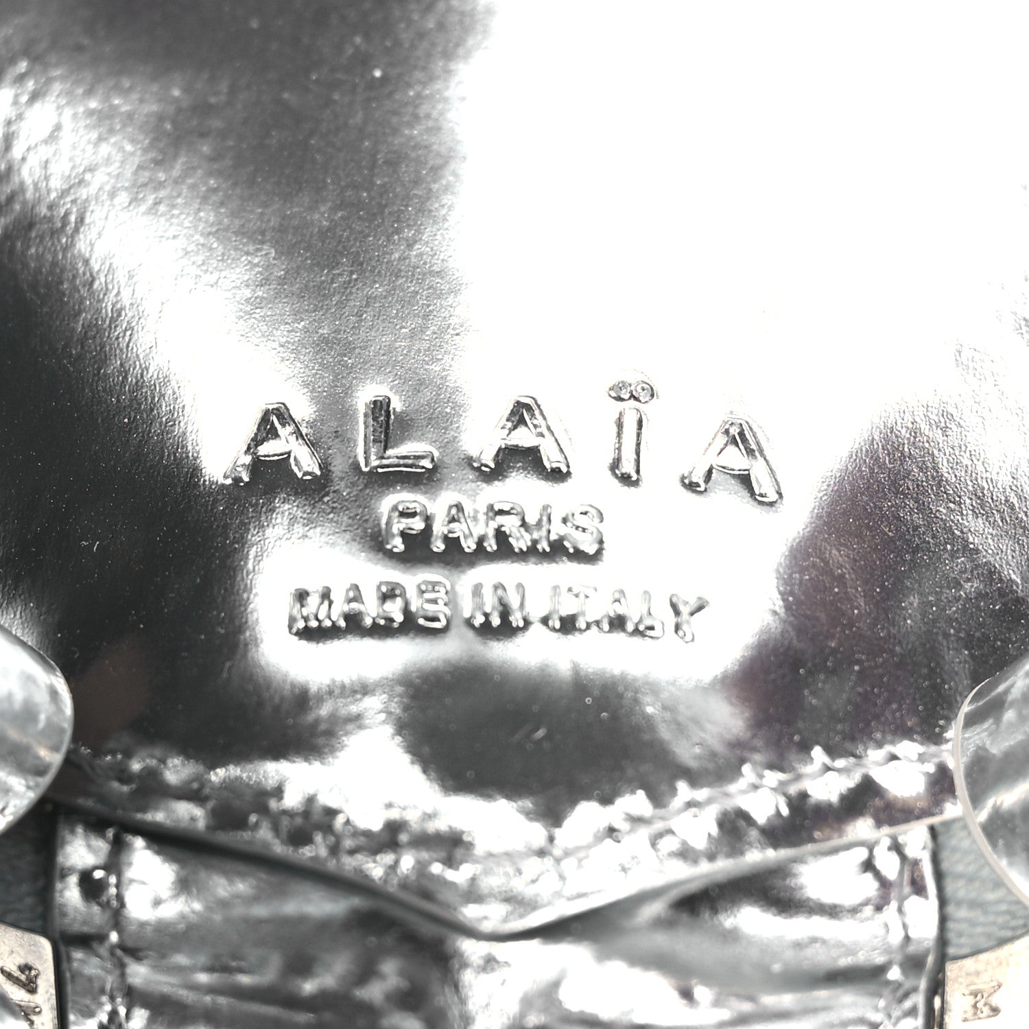 Alaia Laminated Eel Le Coeur Bag Argent 6 of 9