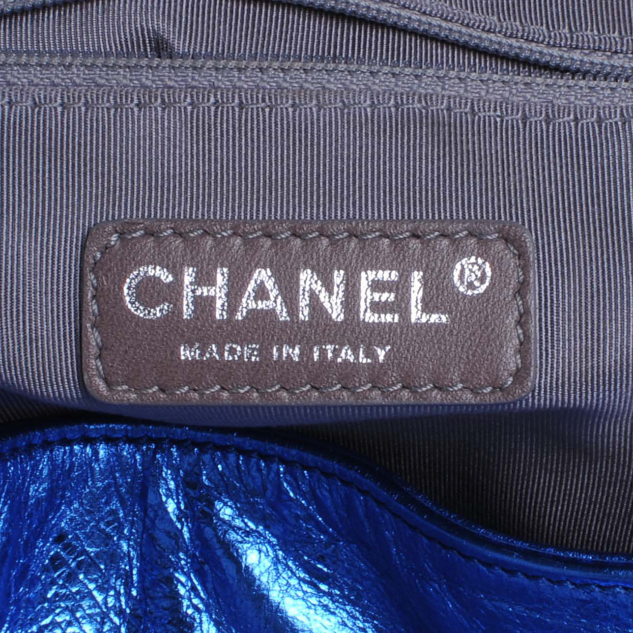 Leather Modern Chain Tote Metallic Blue