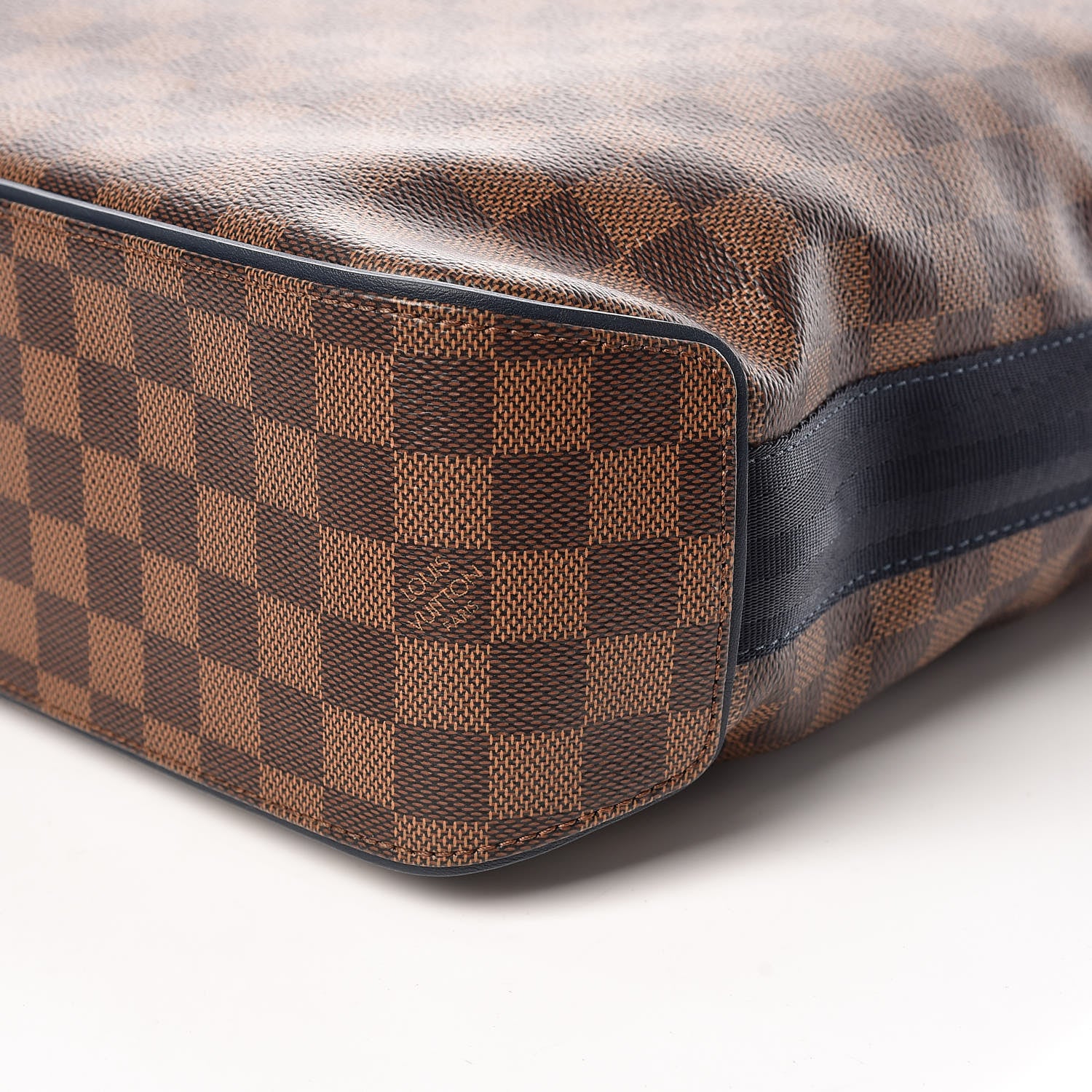 Louis Vuitton Damier Ebene Herald 6 of 9