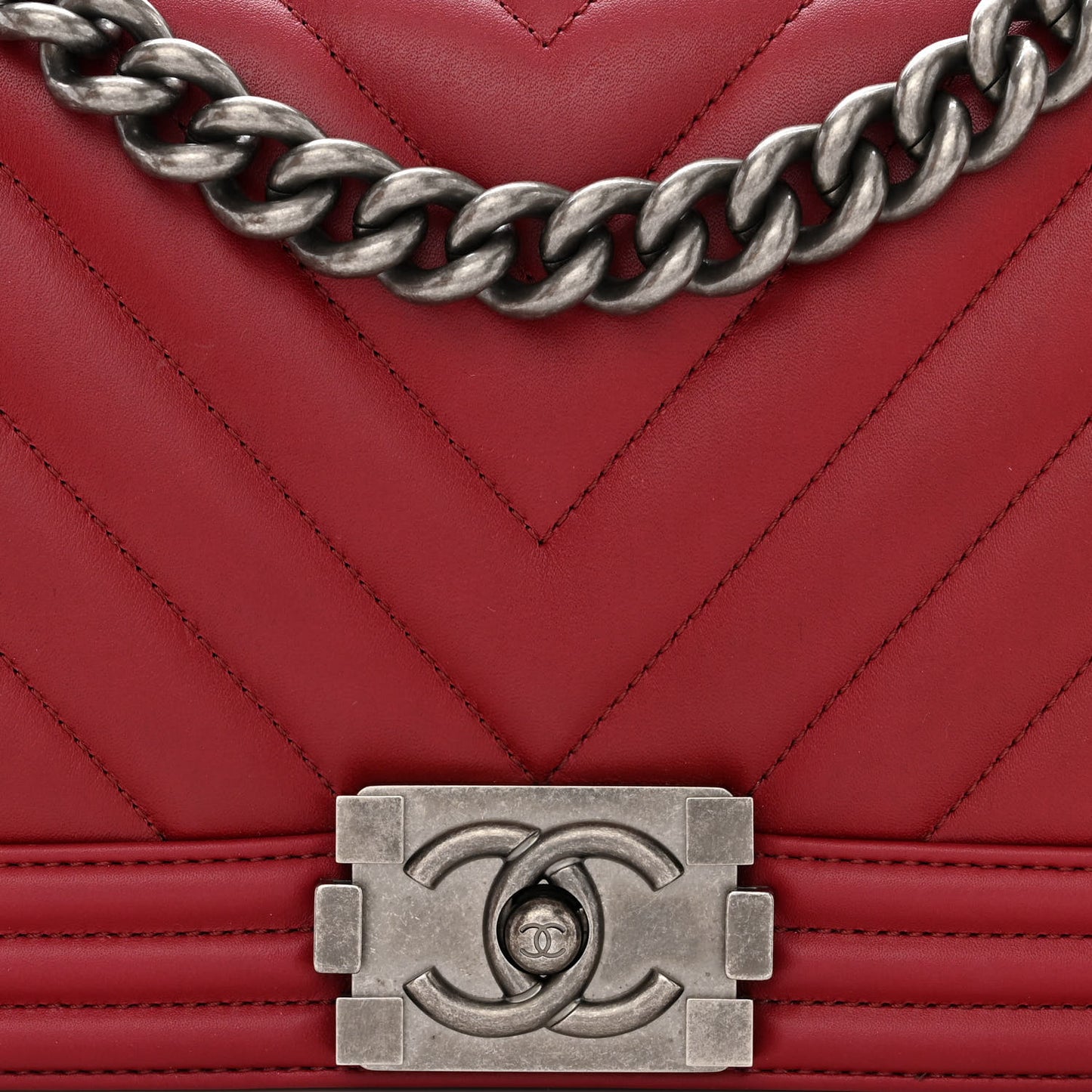 Lambskin Chevron Quilted Medium Boy Flap Red
