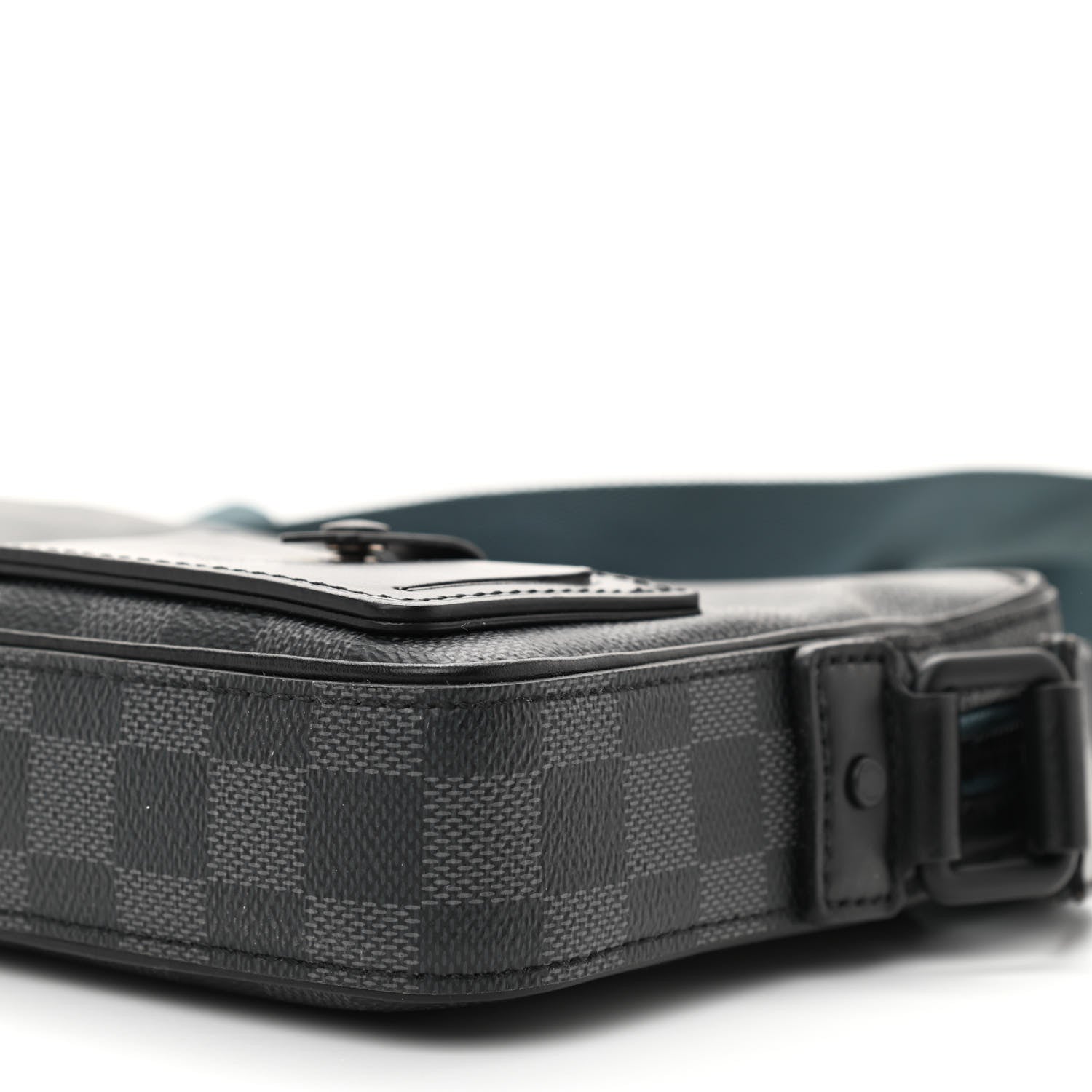 Louis Vuitton Damier Graphite Alpha Messenger Bag 8 of 8