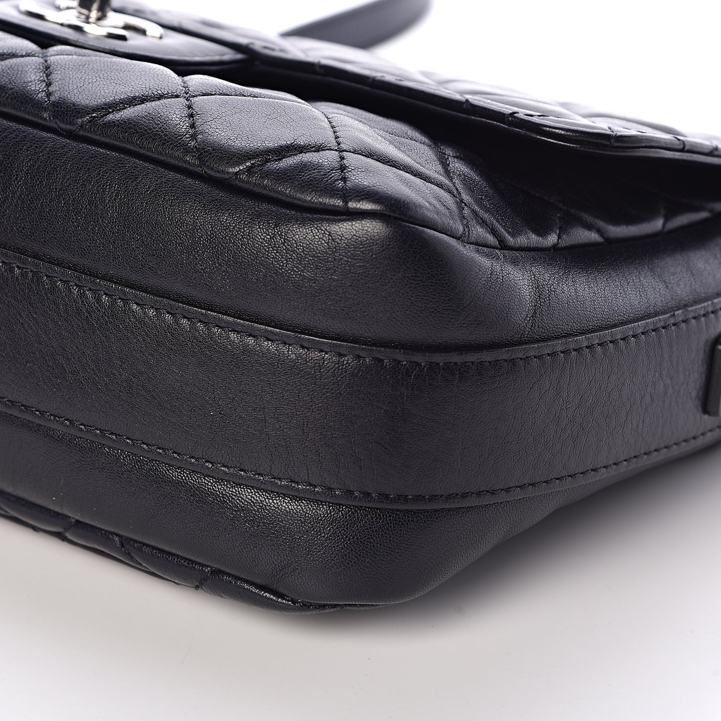 Lambskin Quilted Messenger Bag Dark Navy