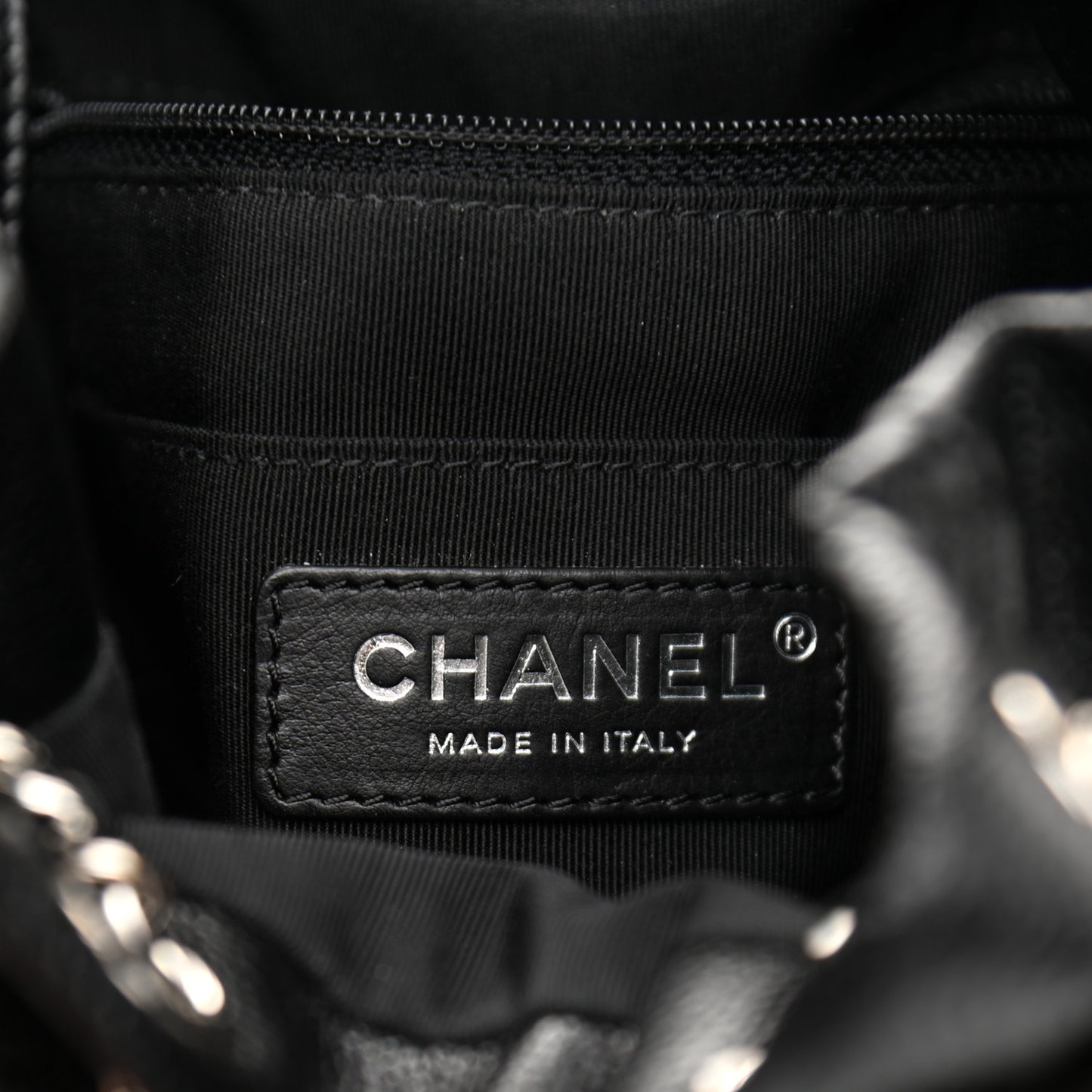 Caviar Quilted CC Chain Bucket Drawstring Bag Black