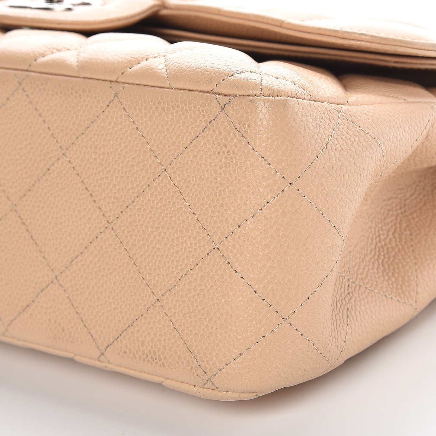 Caviar Quilted Jumbo Double Flap Beige Clair