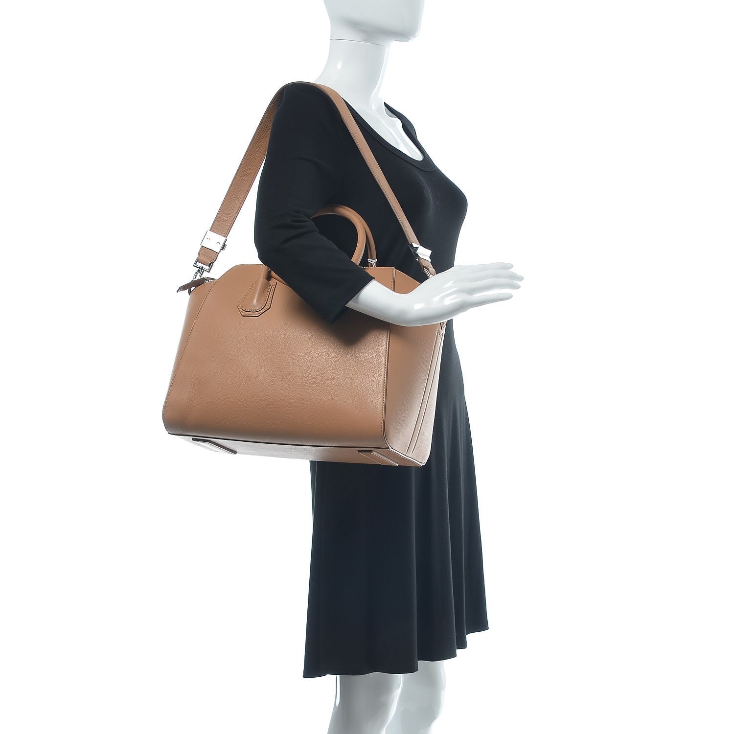 Givenchy Sugar Goatskin Medium Antigona Medium Beige 8 of 8