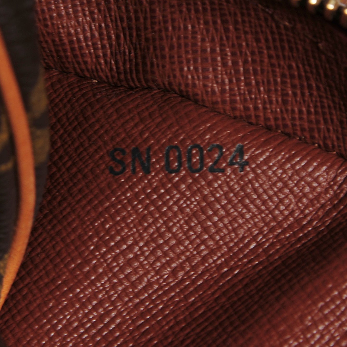 Monogram Blois