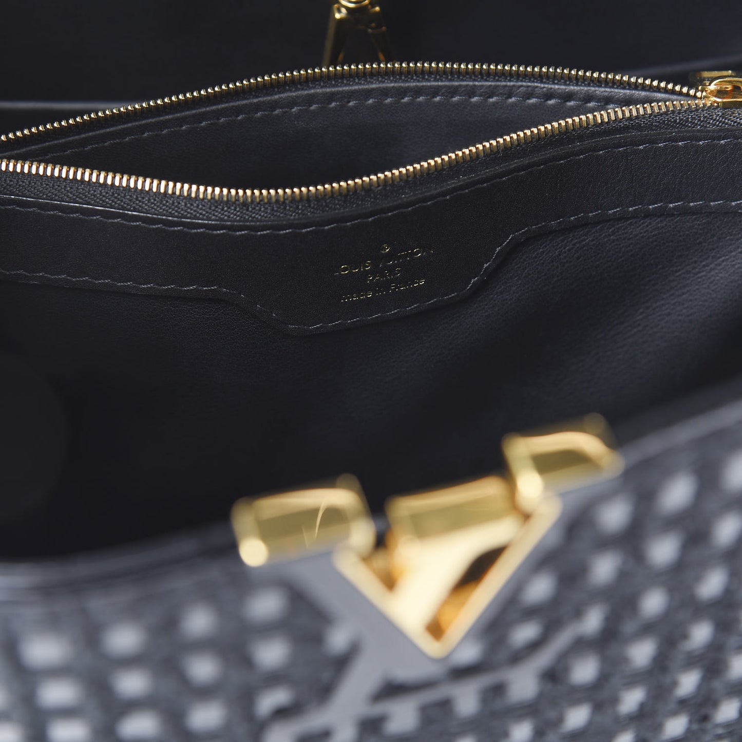 Tweed Calfskin Capucines MM Black