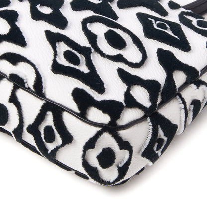 Louis Vuitton X UF Tufted Monogram Pochette Accessories White Black 4 of 8