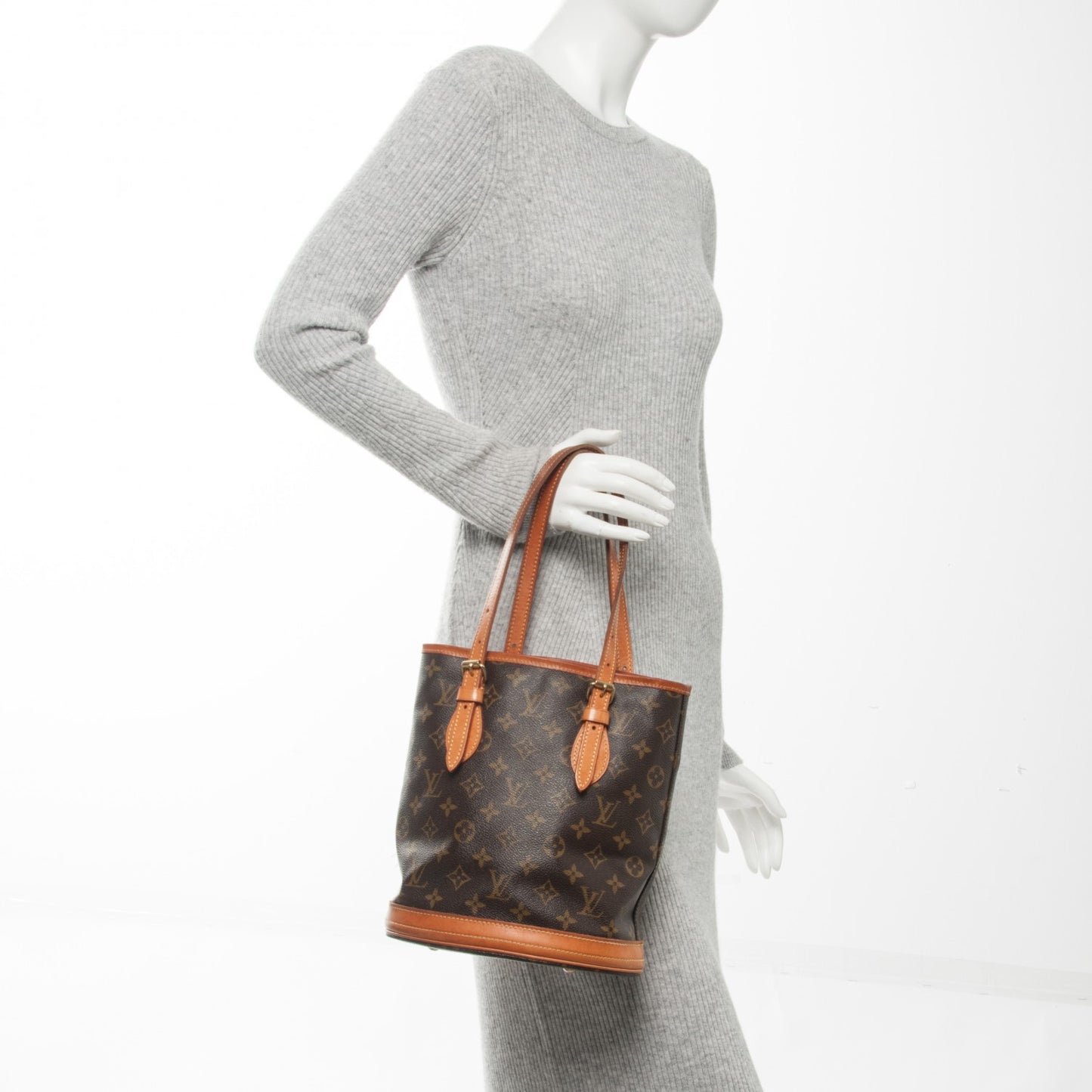 Monogram Petit Bucket 23