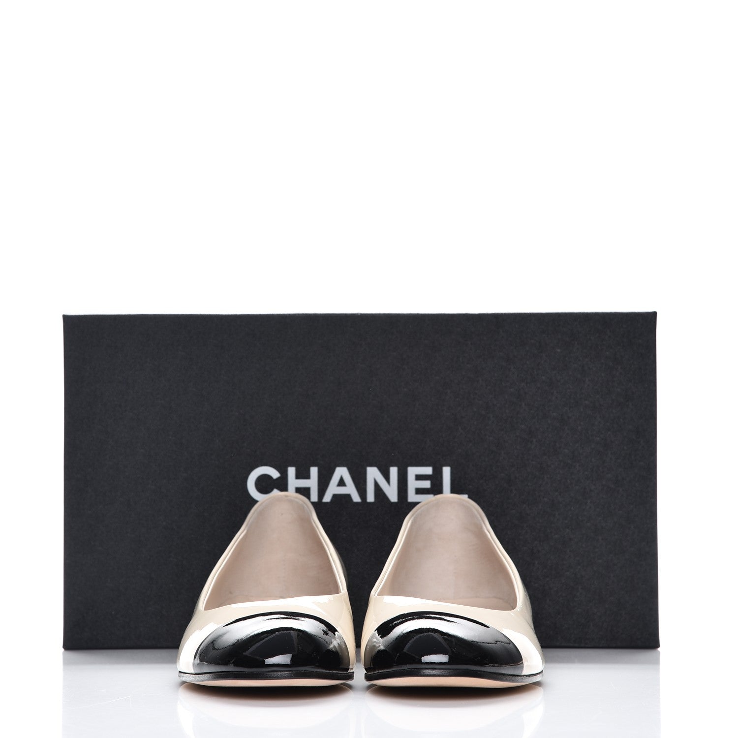 Chanel Patent Calfskin Pearl Cap Toe Flats 39.5 Light Beige Black 20 of 20
