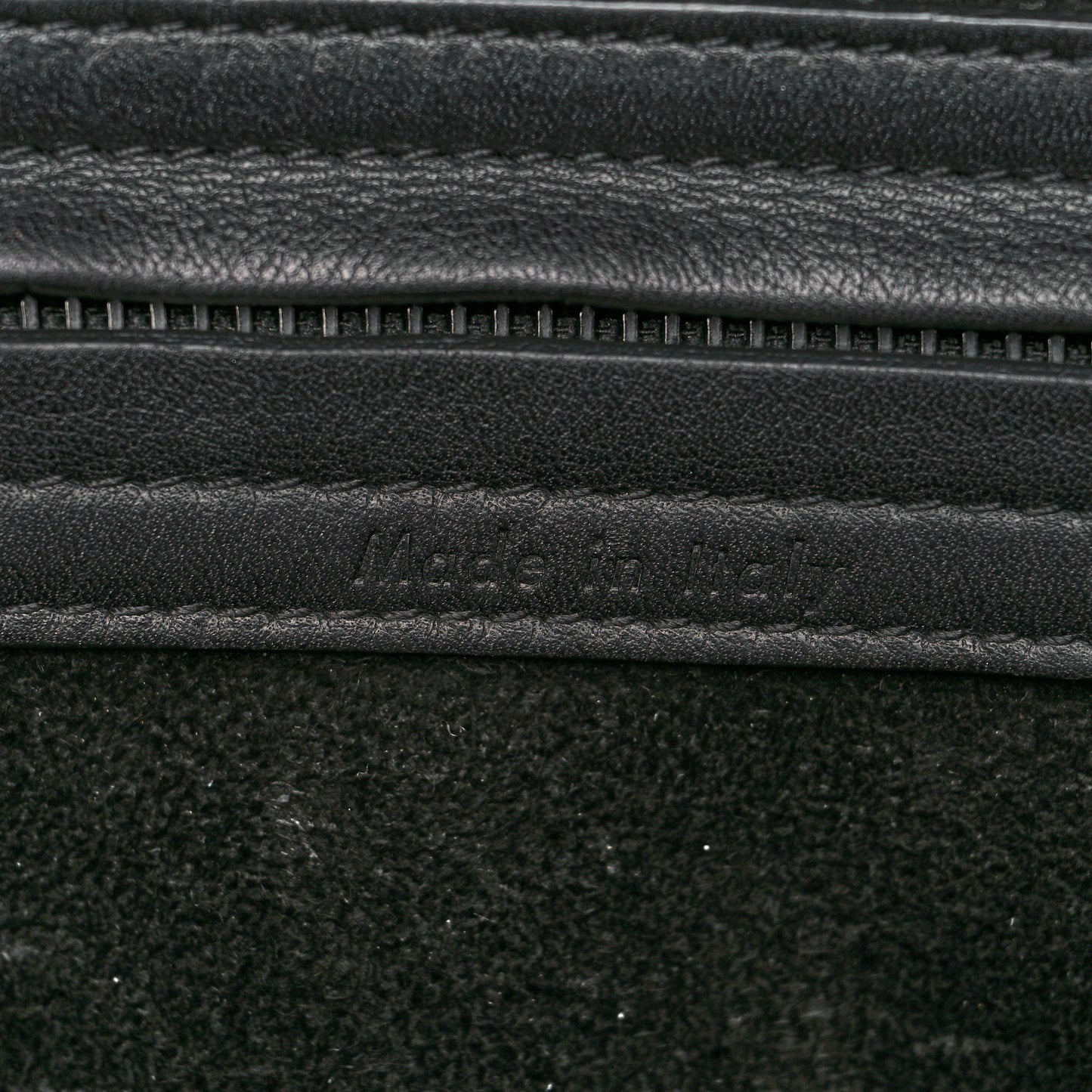 Smooth Calfskin Medium Phantom Luggage Black