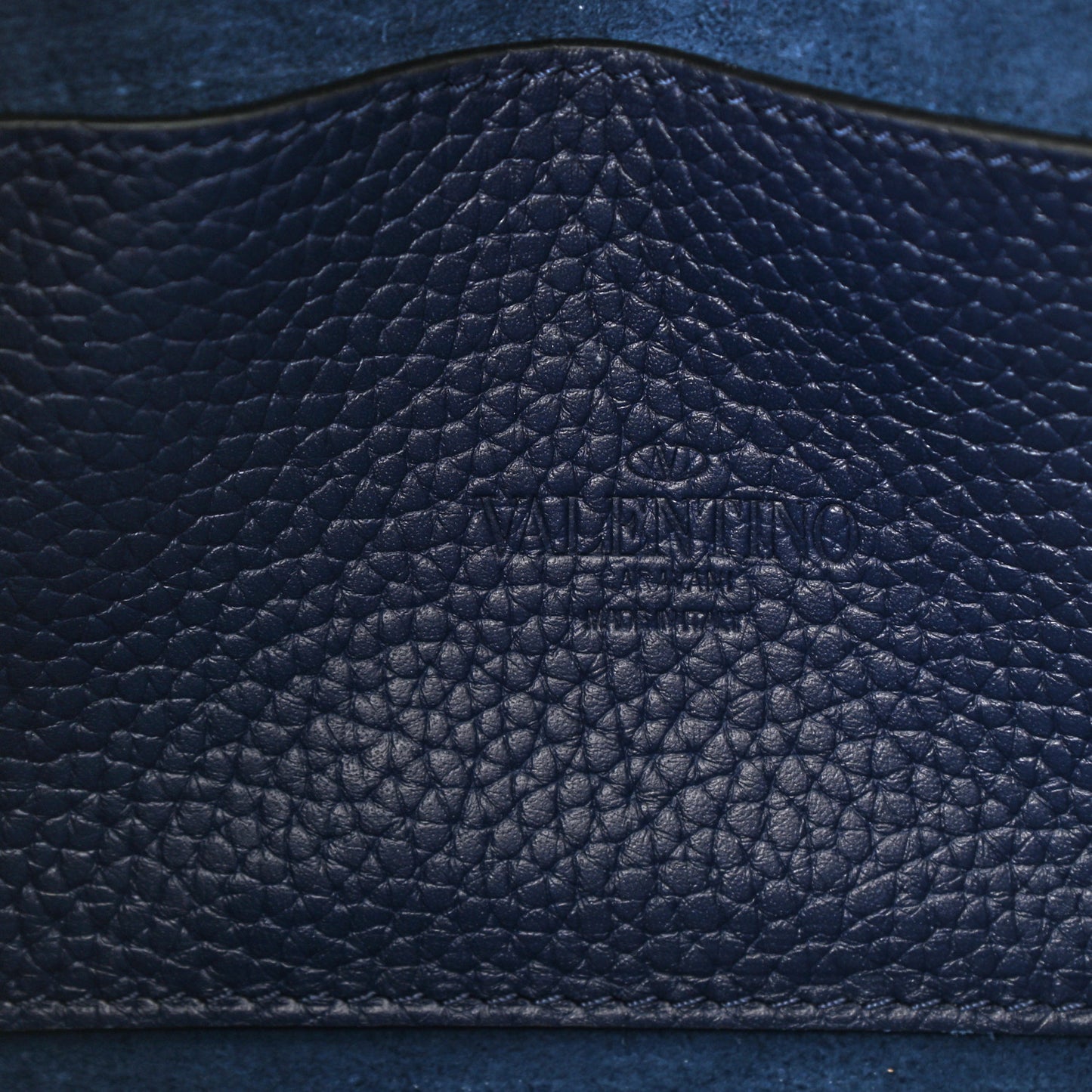 Pebbled Calfskin Medium Rockstud Flip Lock Crossbody Bag Navy