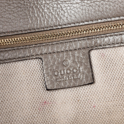 Gucci Metallic Pebbled Calfskin Medium Soho Clutch Golden Beige 6 of 7