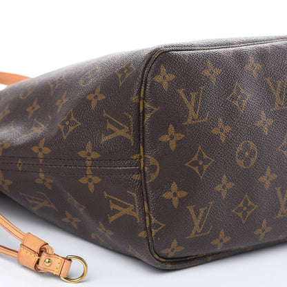 Louis Vuitton Monogram Neverfull MM 8 of 20