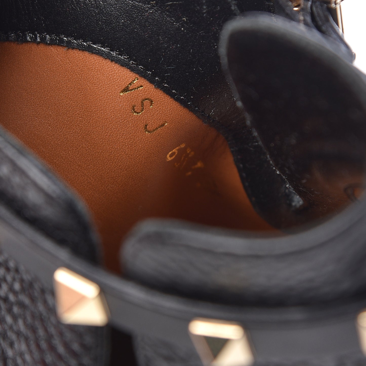 Pebbled Calfskin Rockstud Double Buckle 100mm Ankle Boots 38 Black