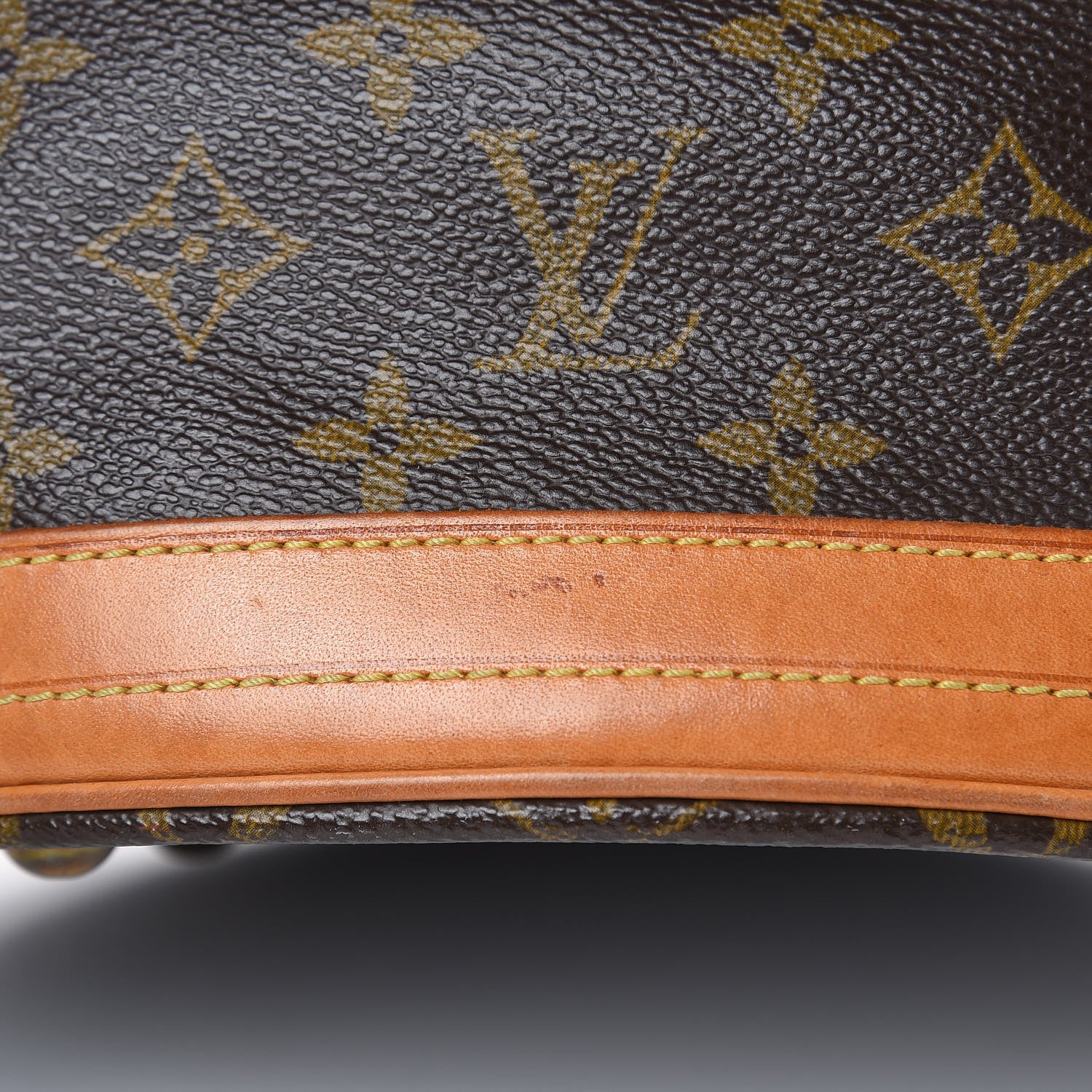 Louis Vuitton Monogram Petit Bucket 23 10 of 16