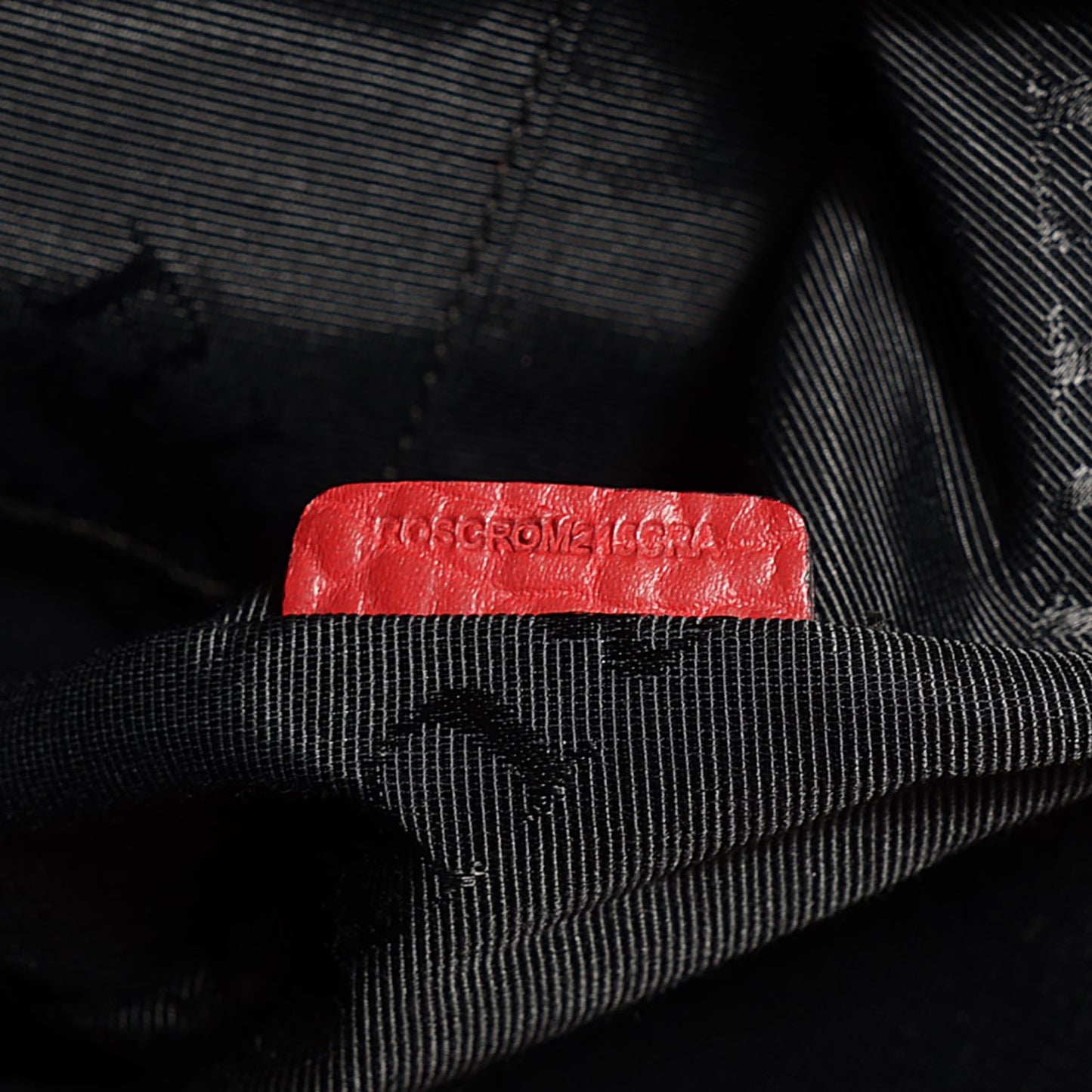Heritage Grain Check Embossed Medium Dewsbury Tote Military Red